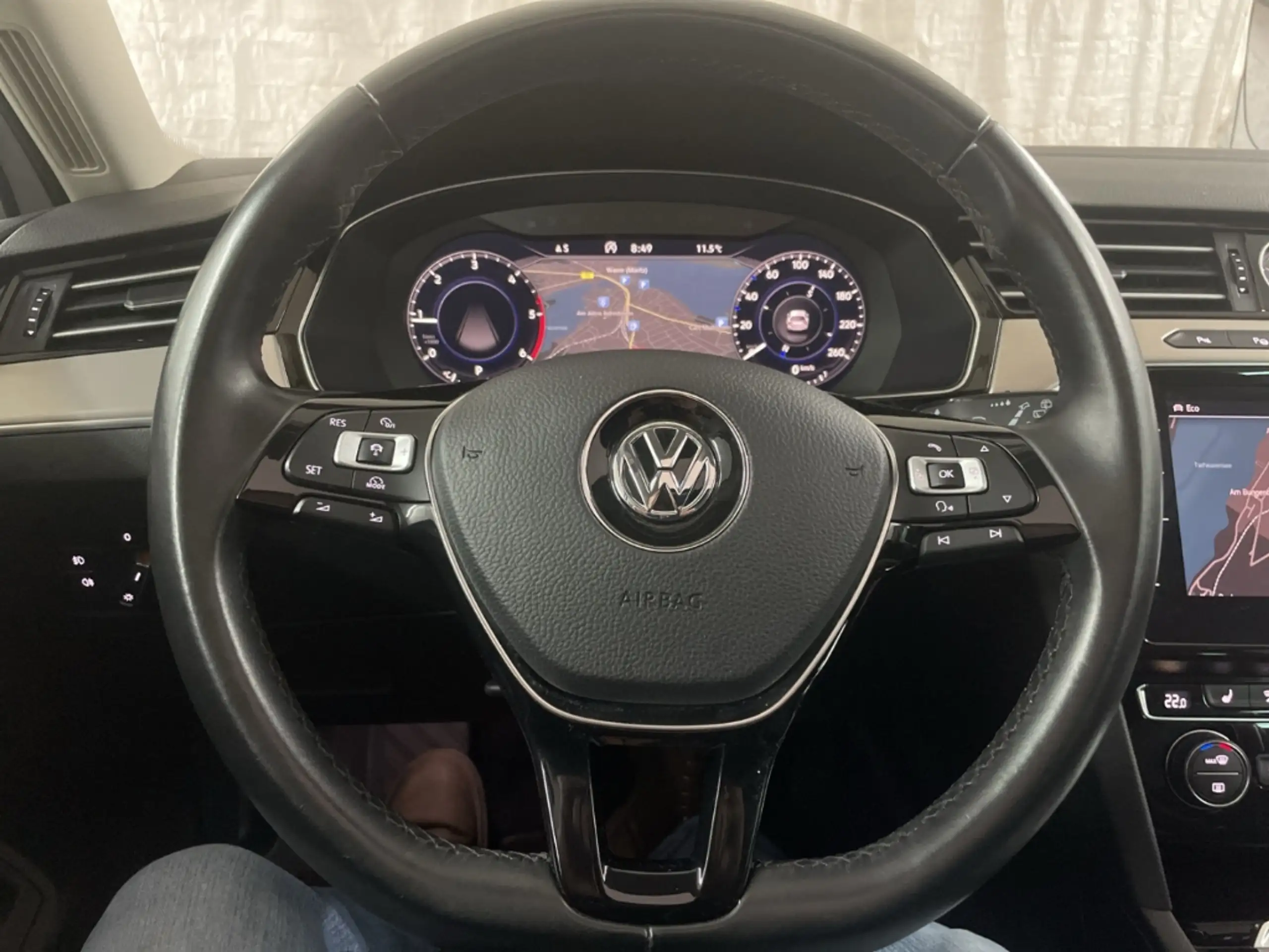 Volkswagen - Passat