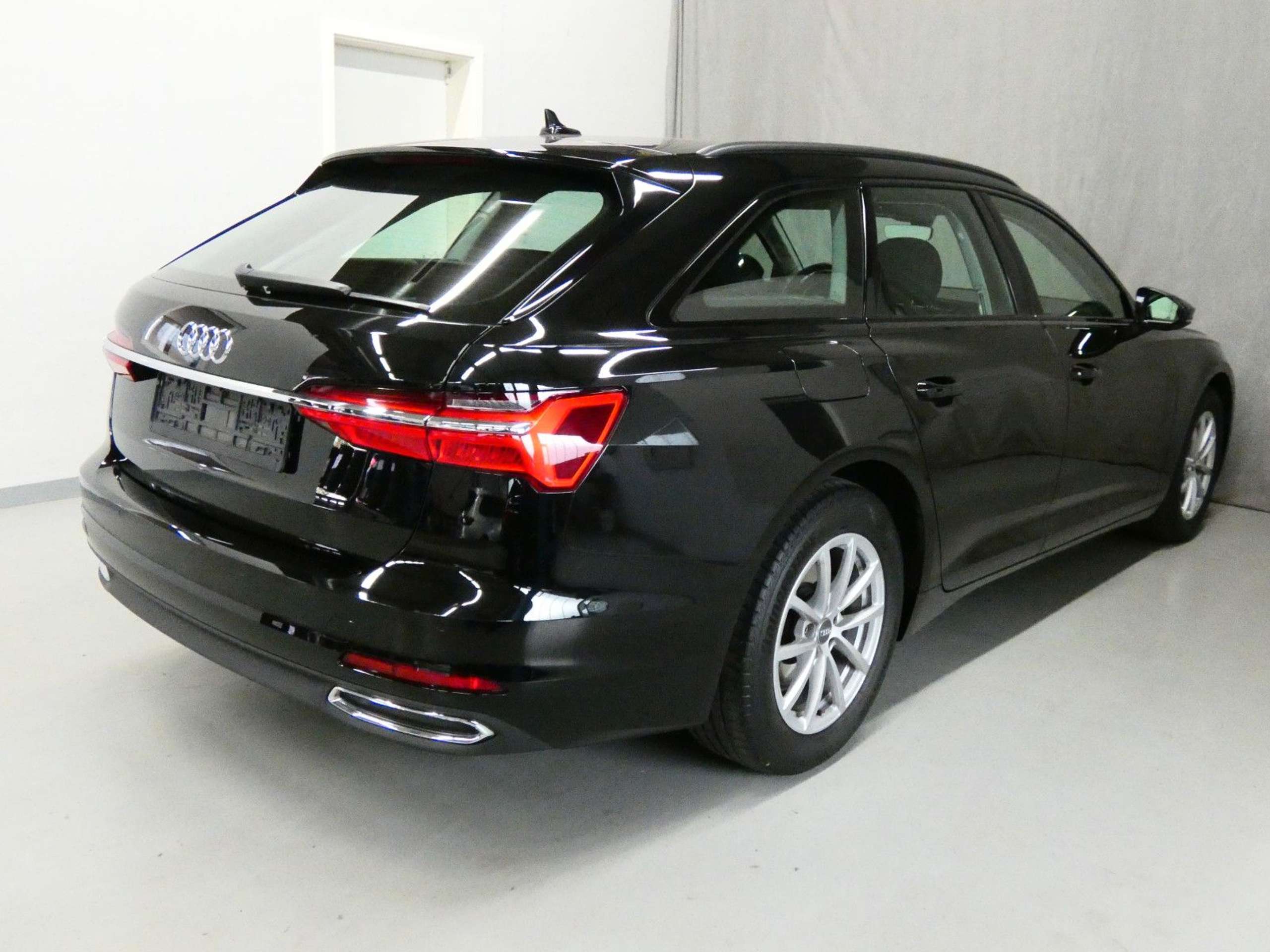 Audi - A6