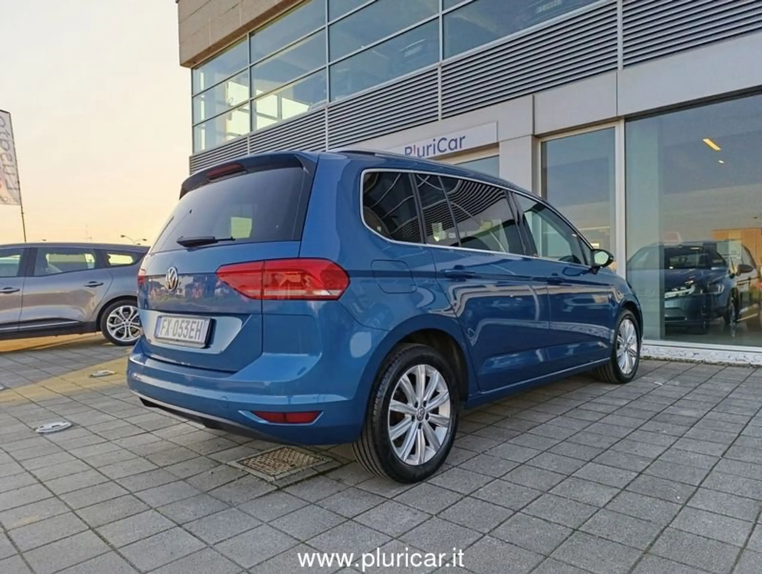 Volkswagen - Touran