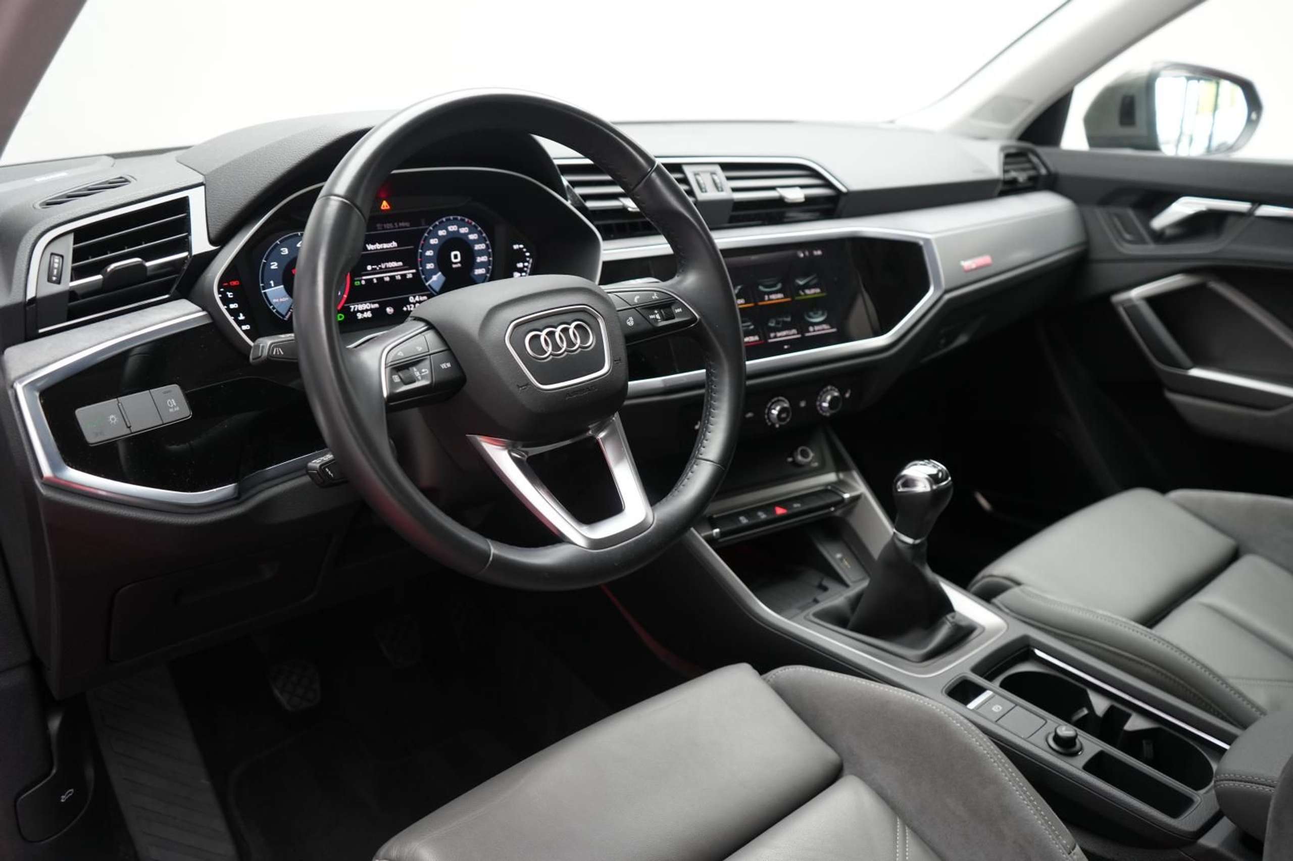 Audi - Q3