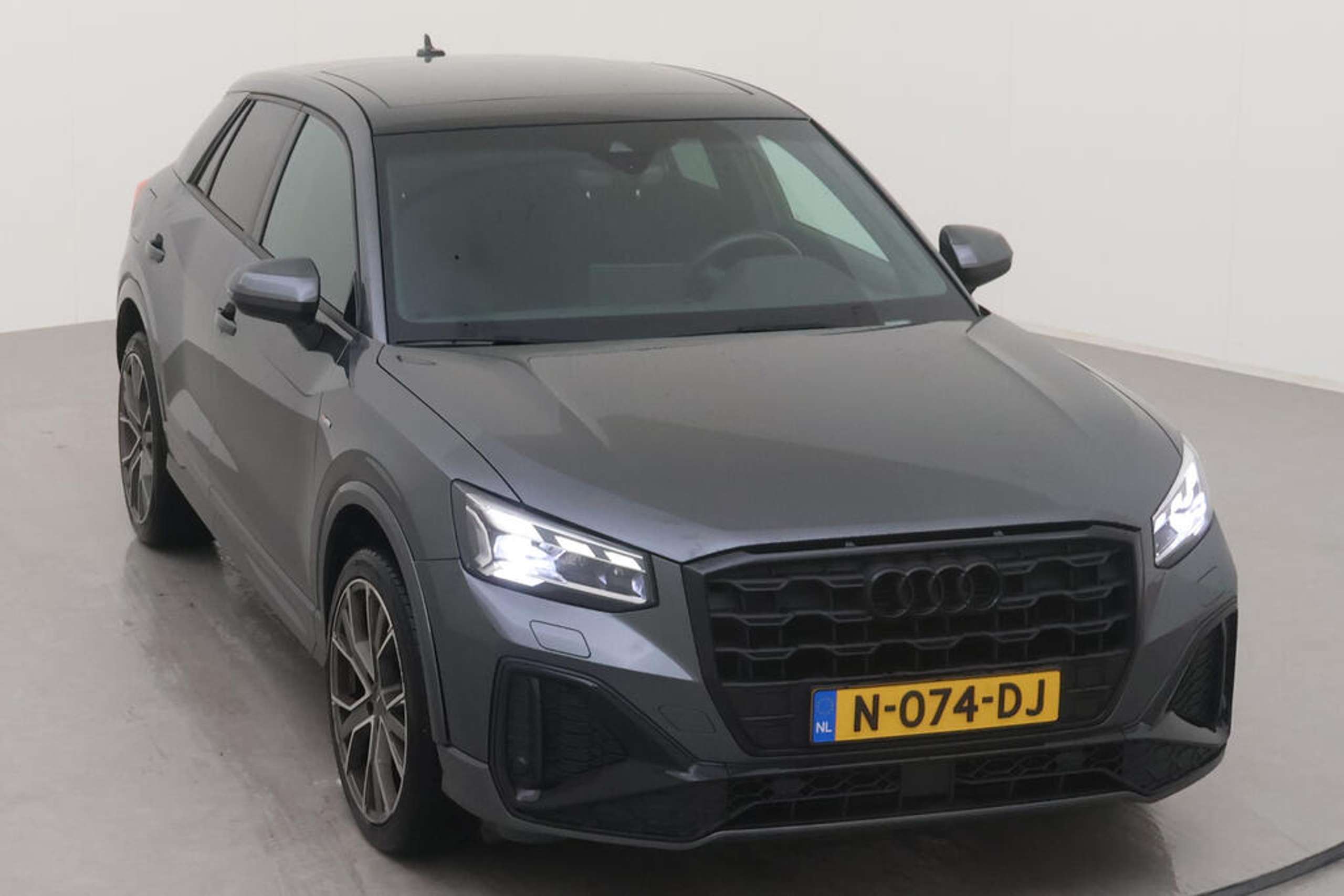 Audi - Q2