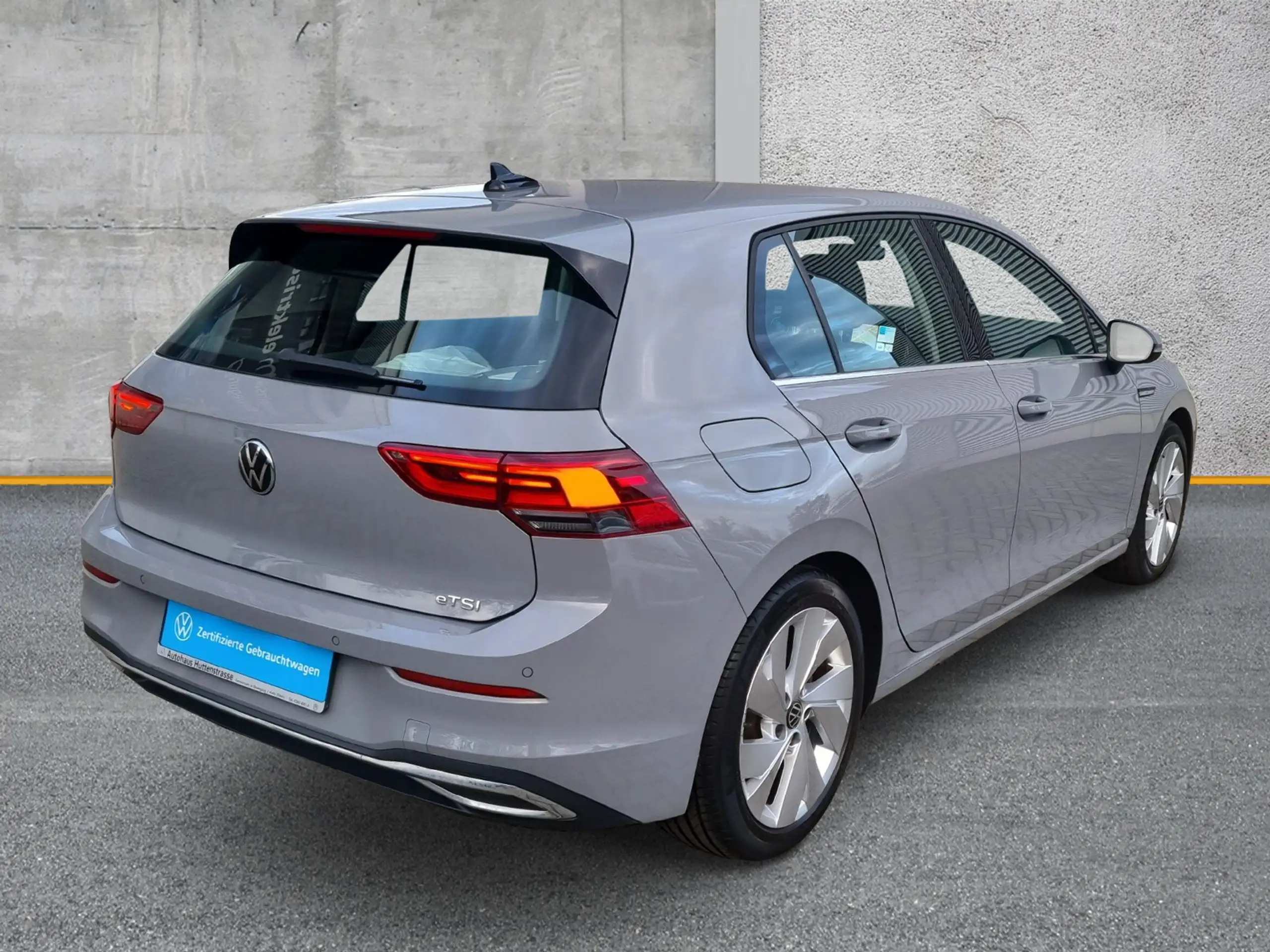 Volkswagen - Golf