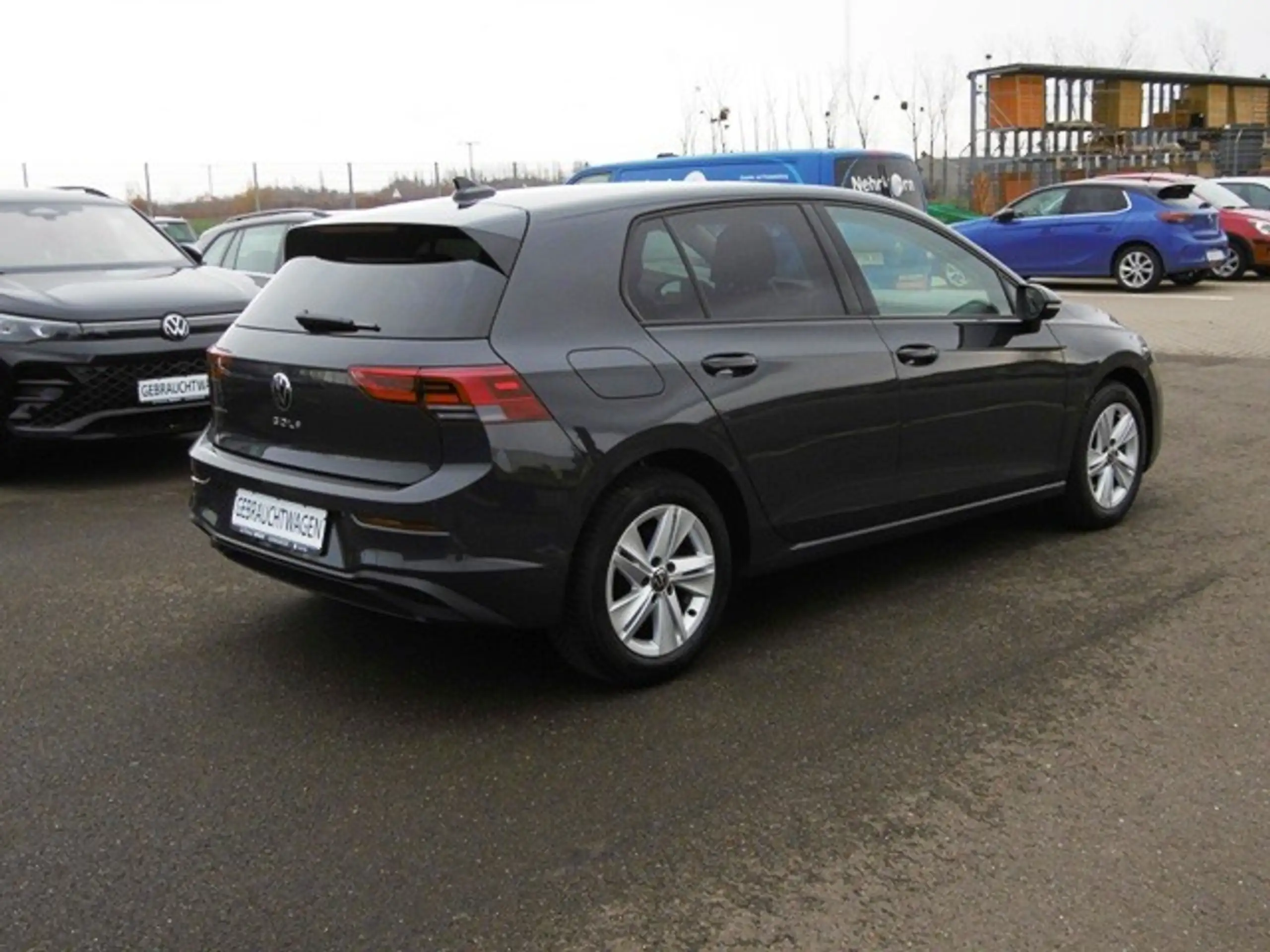 Volkswagen - Golf