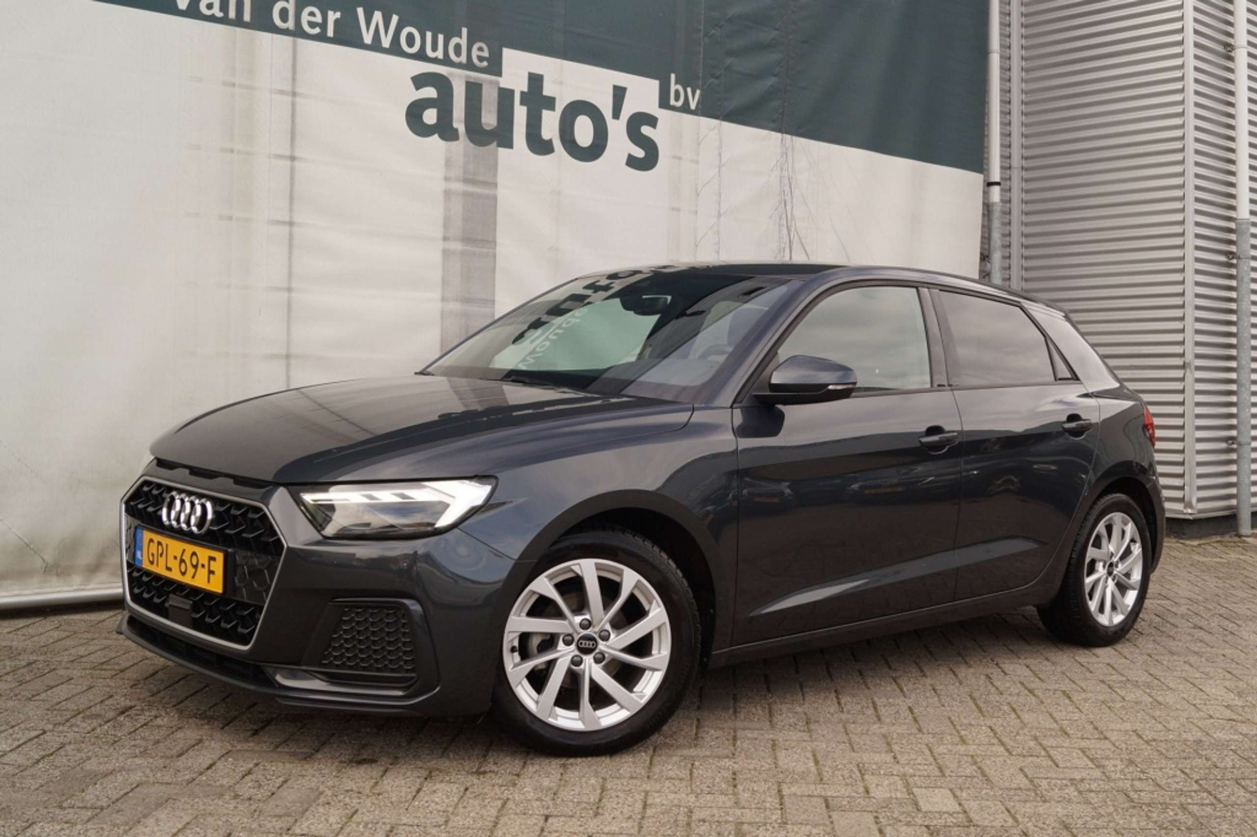 Audi - A1