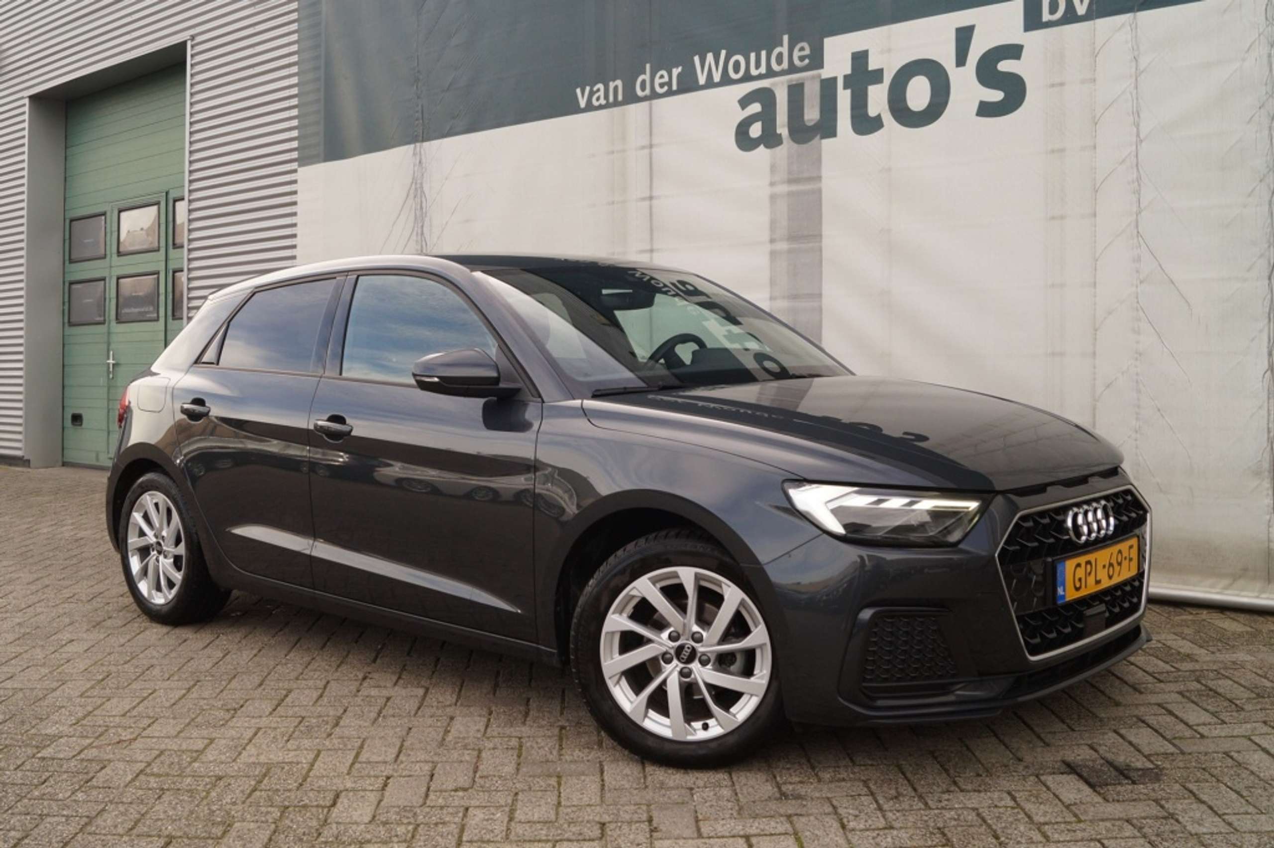 Audi - A1