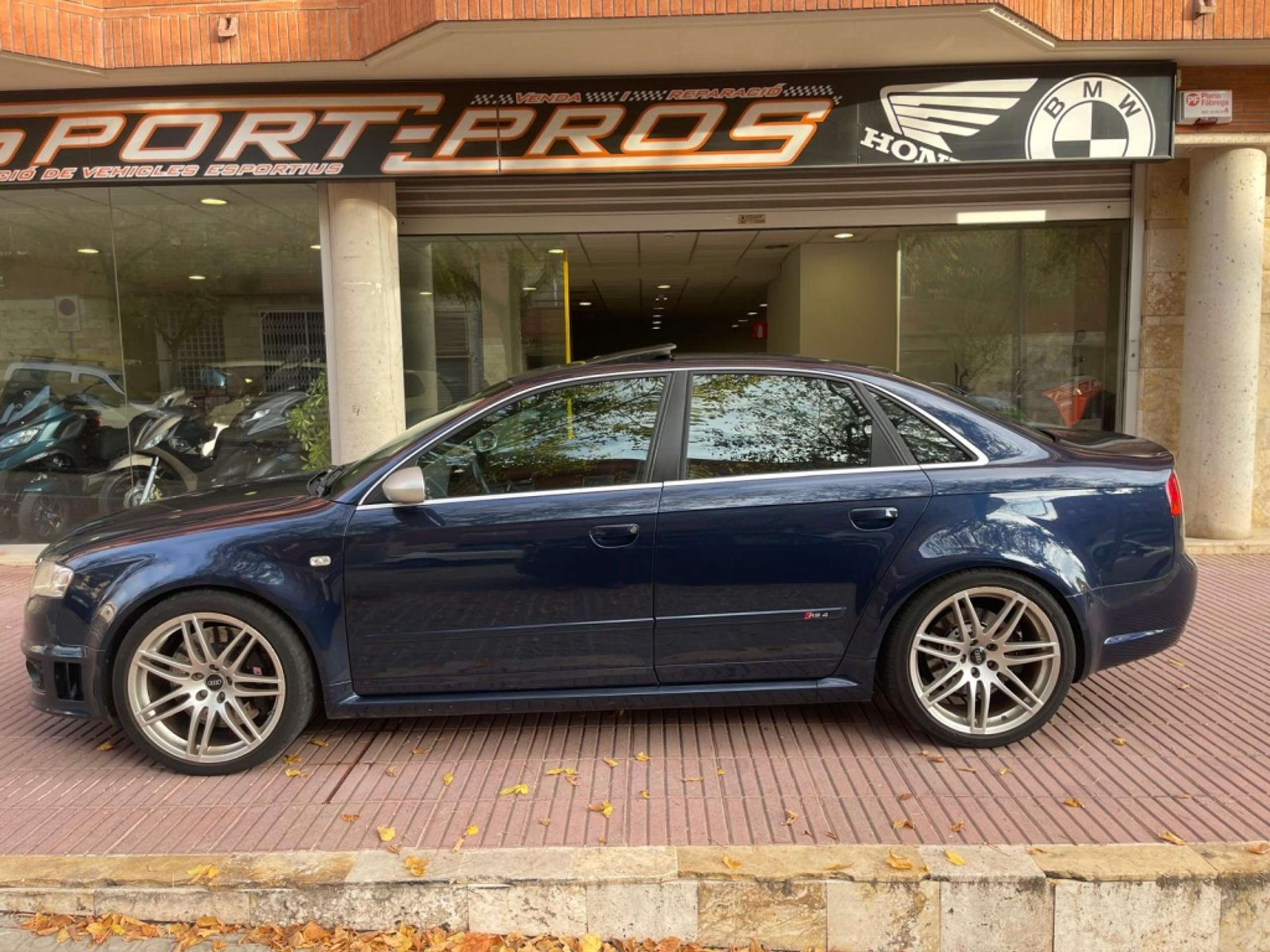 Audi - RS4