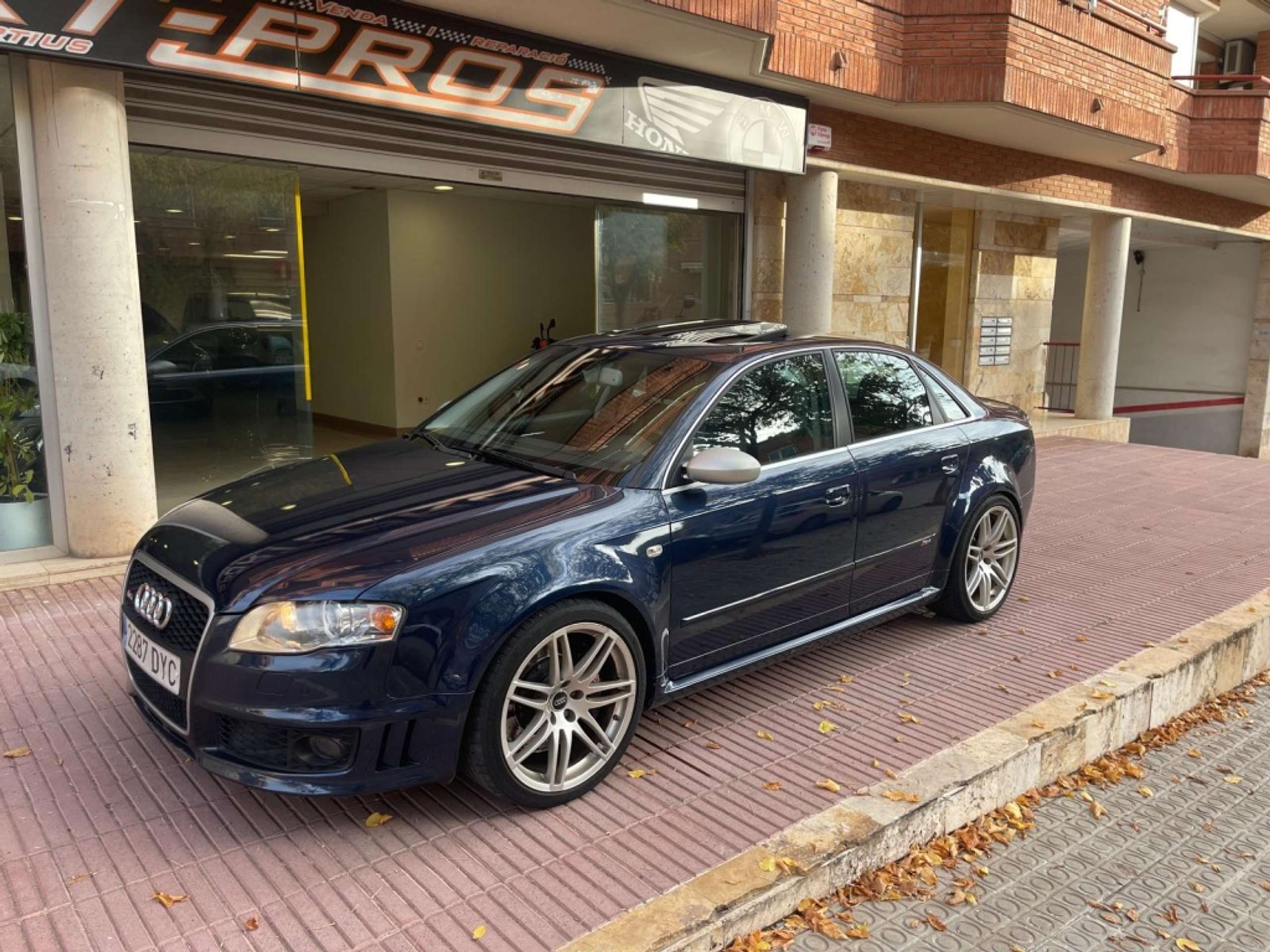 Audi - RS4