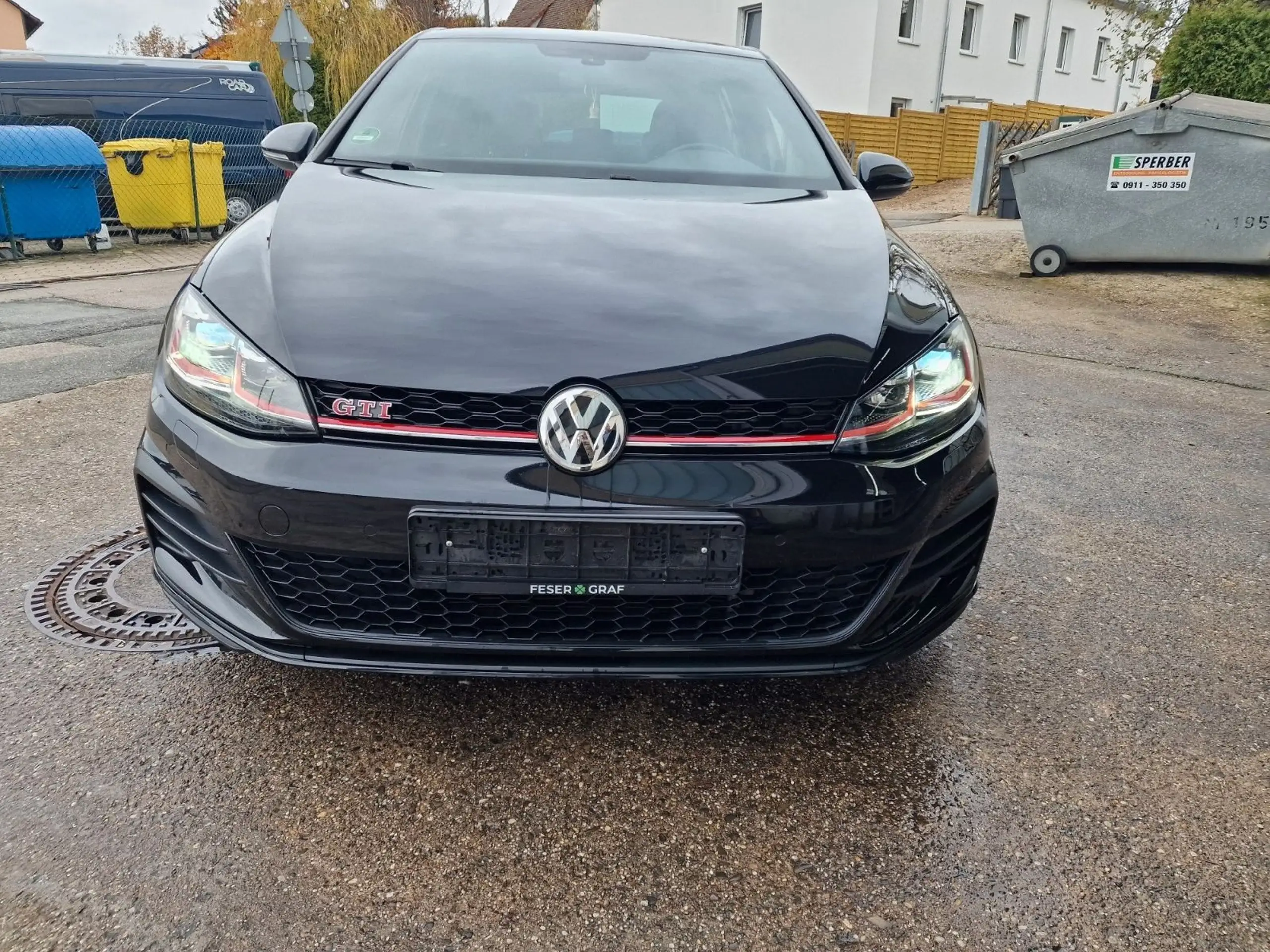 Volkswagen - Golf GTI