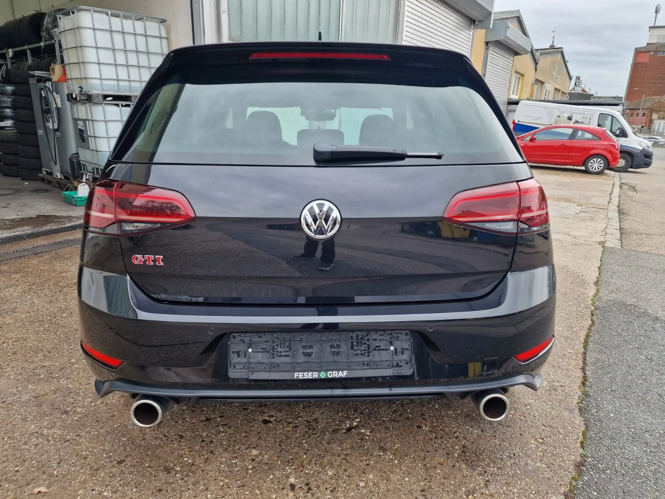 Volkswagen - Golf GTI