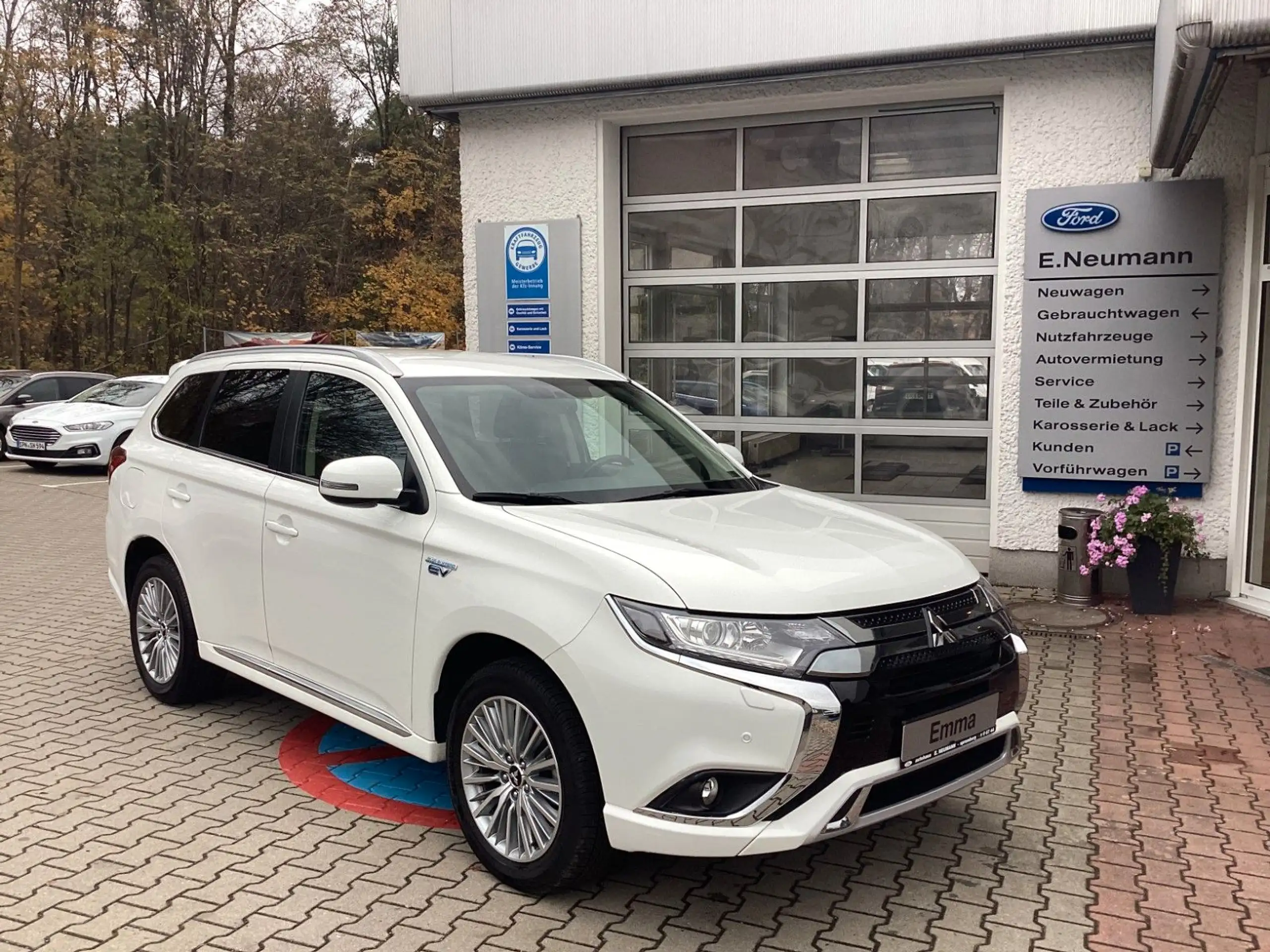 Mitsubishi - Outlander