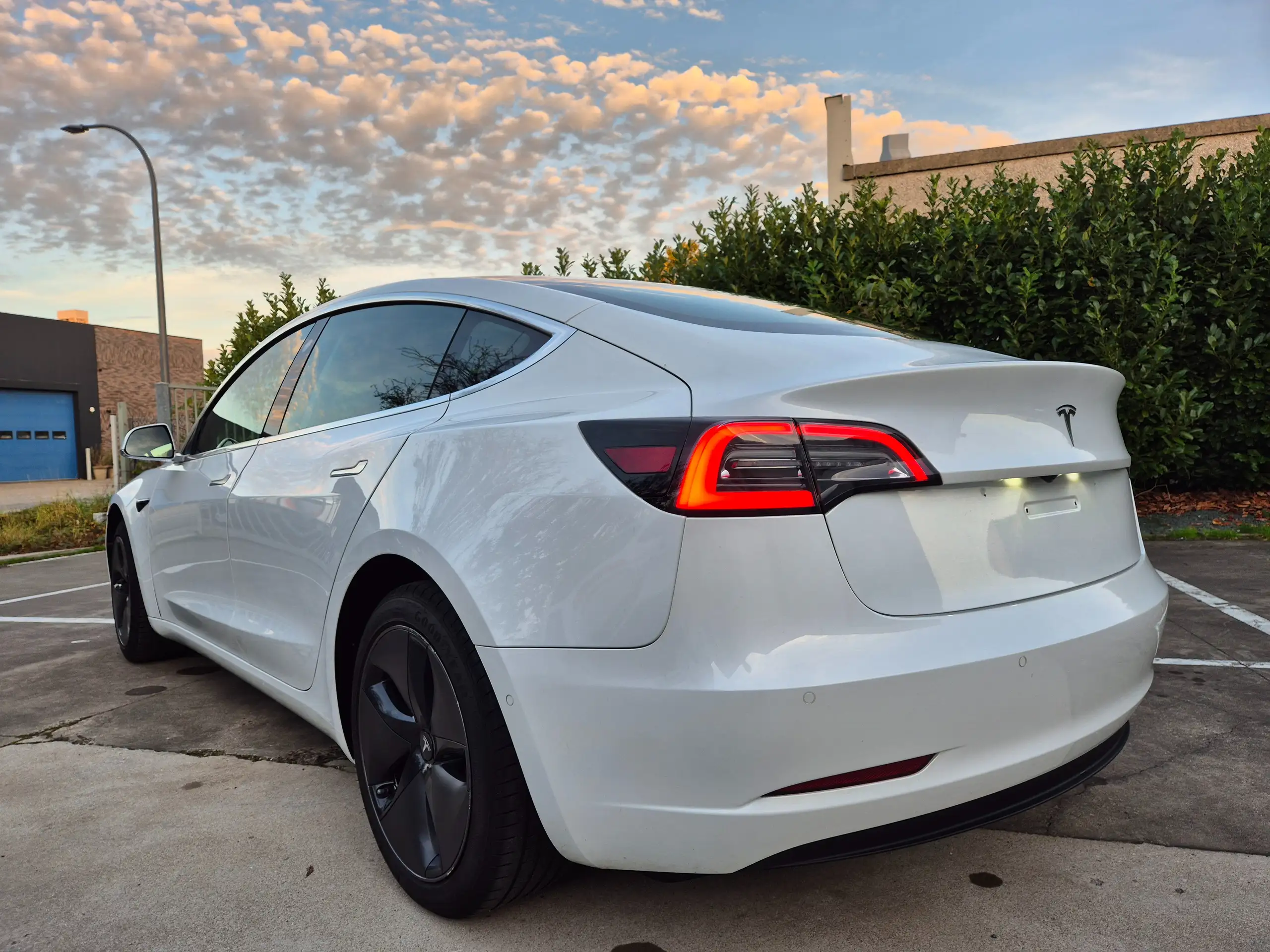 Tesla - Model 3