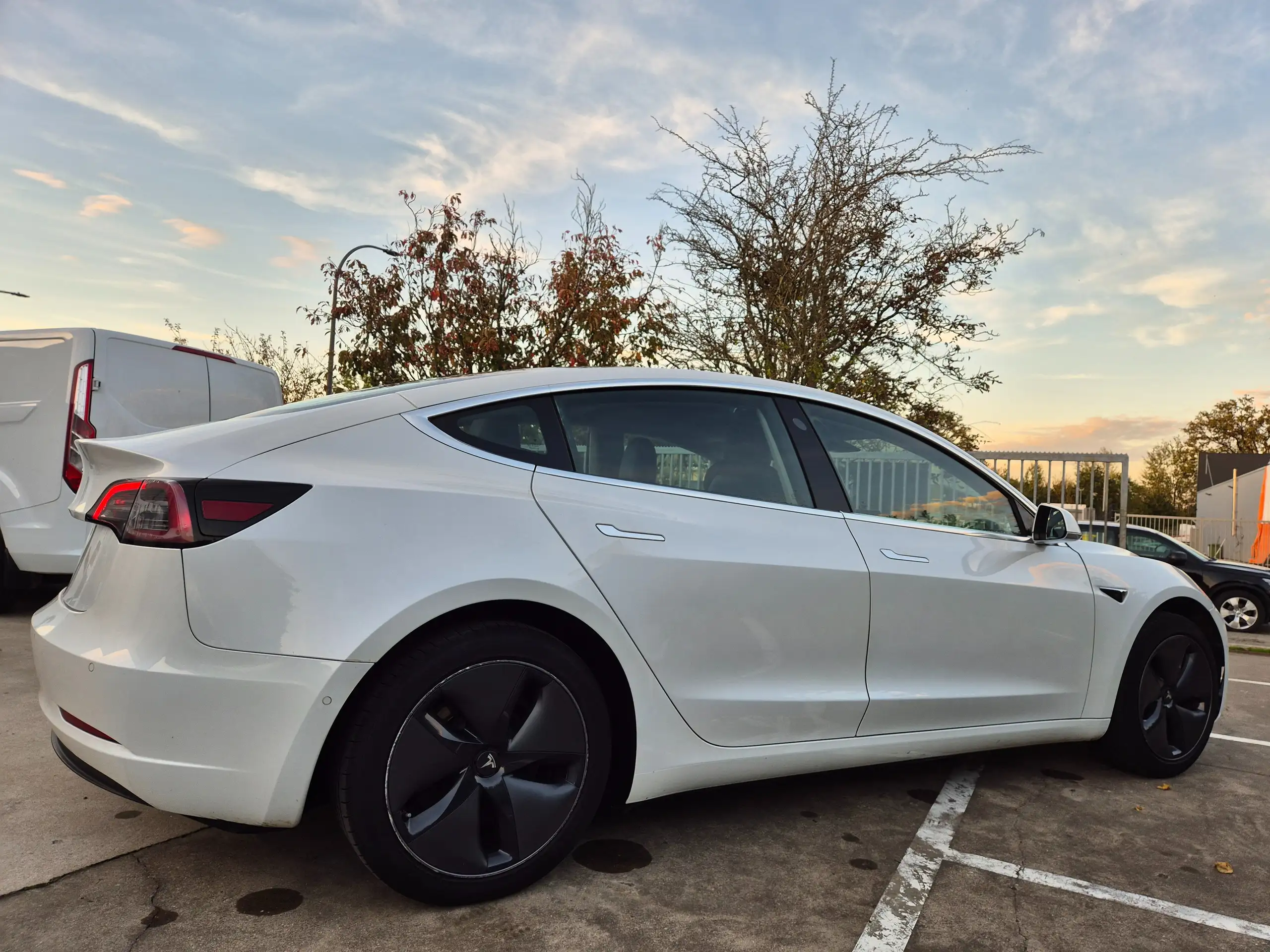 Tesla - Model 3