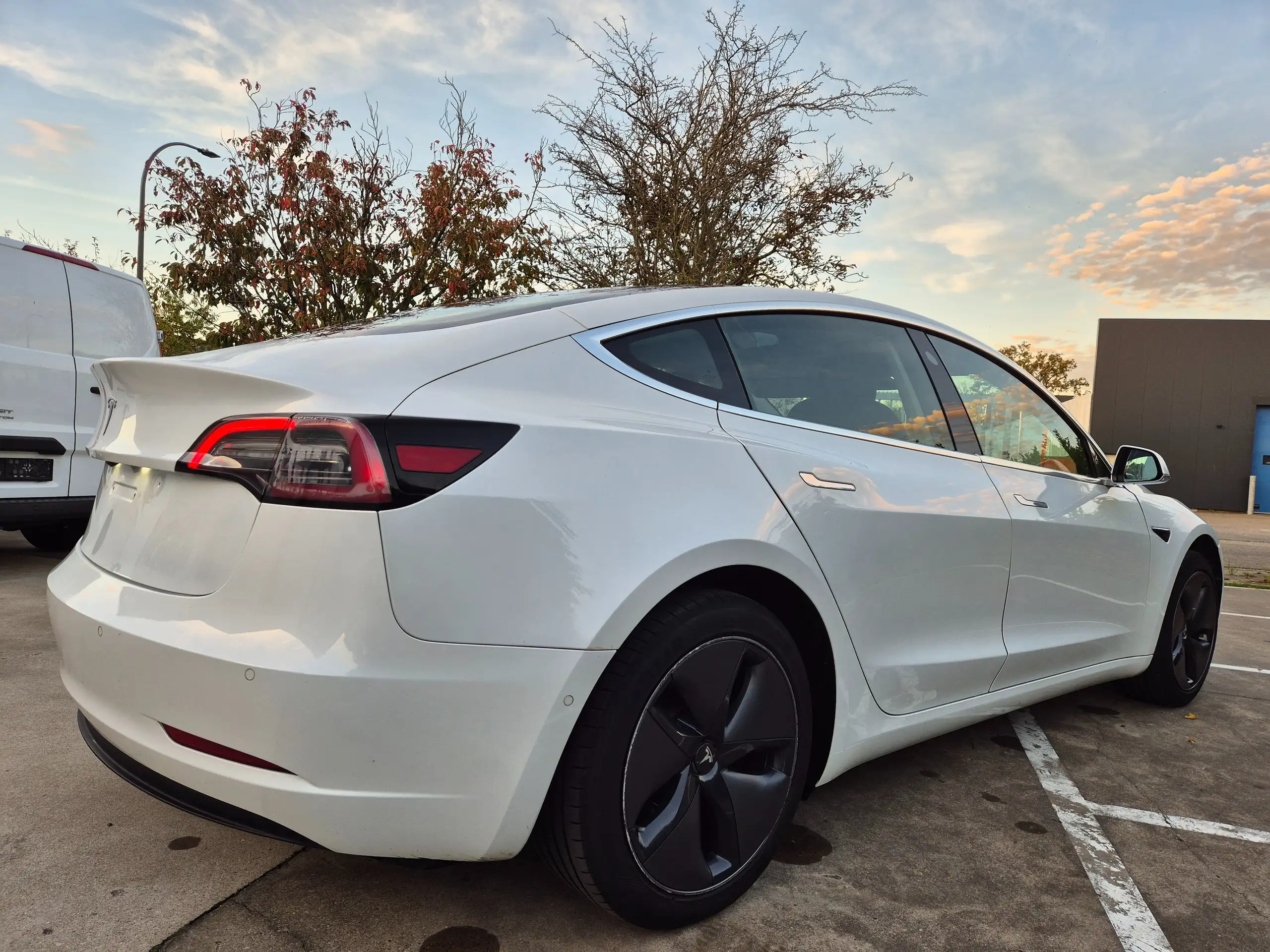 Tesla - Model 3