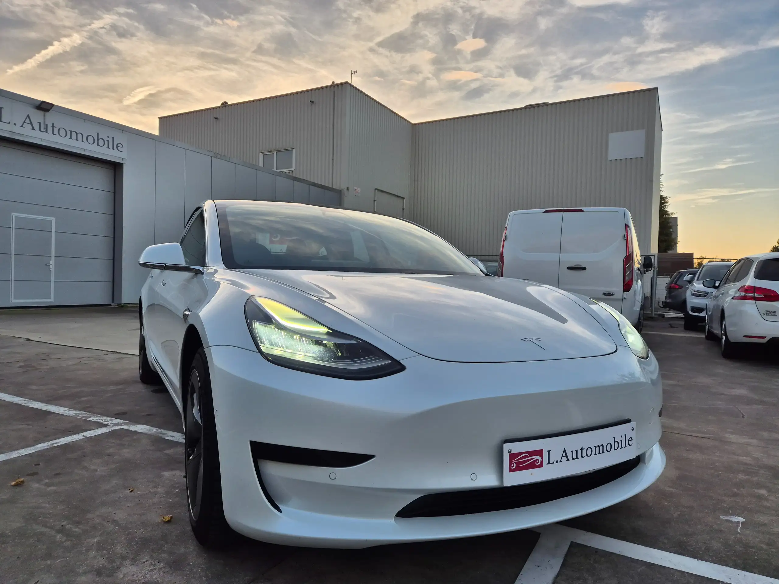 Tesla - Model 3