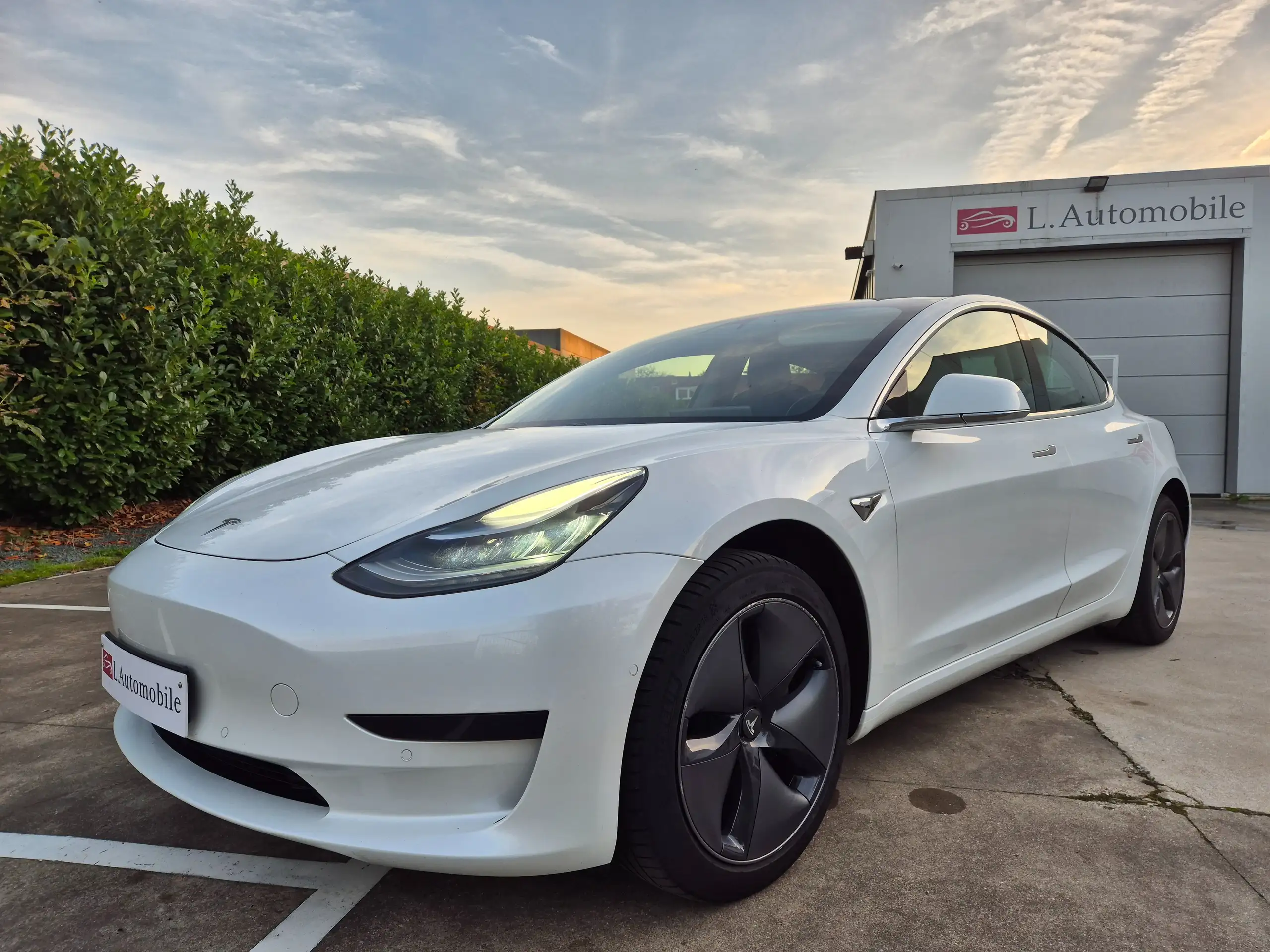 Tesla - Model 3