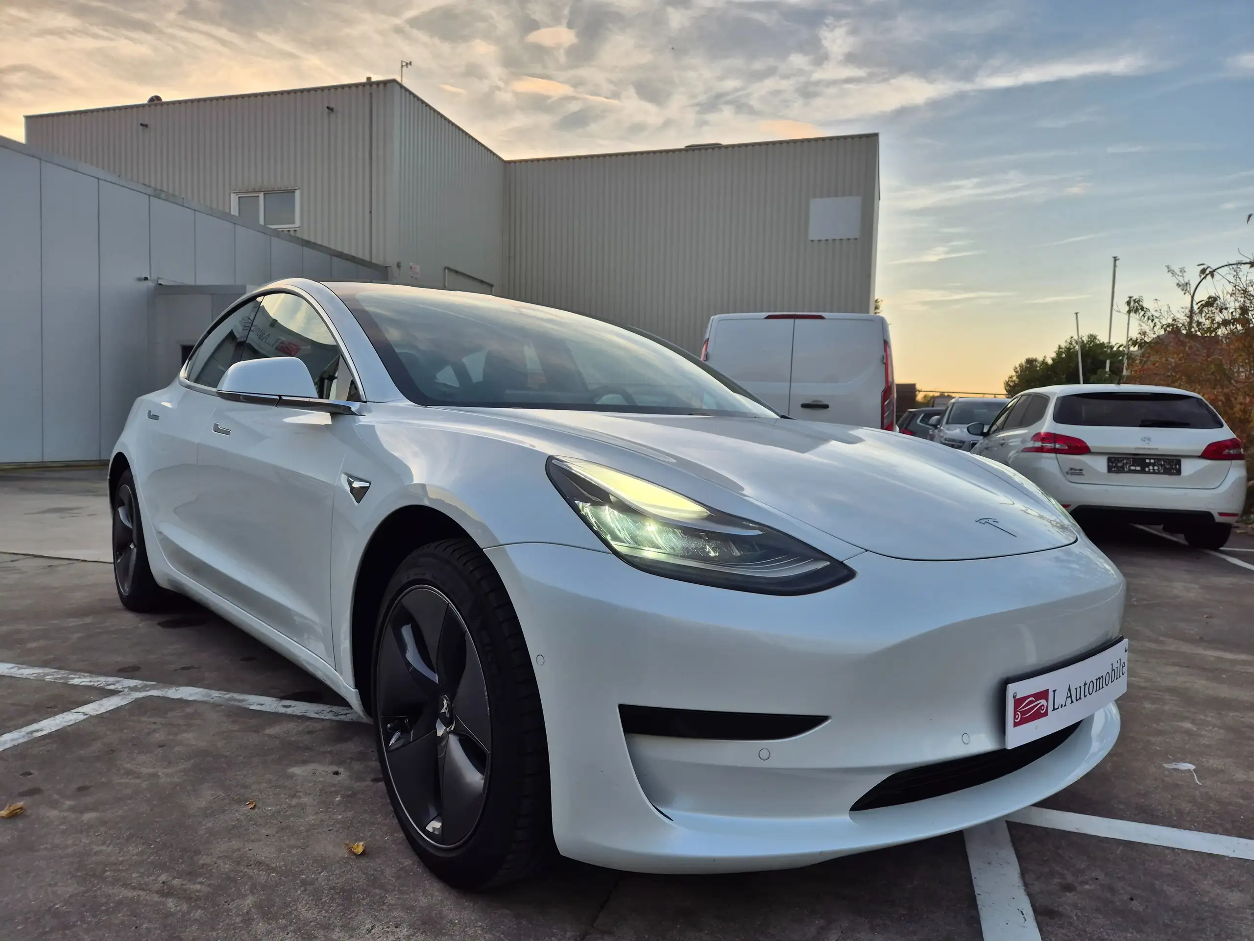 Tesla - Model 3