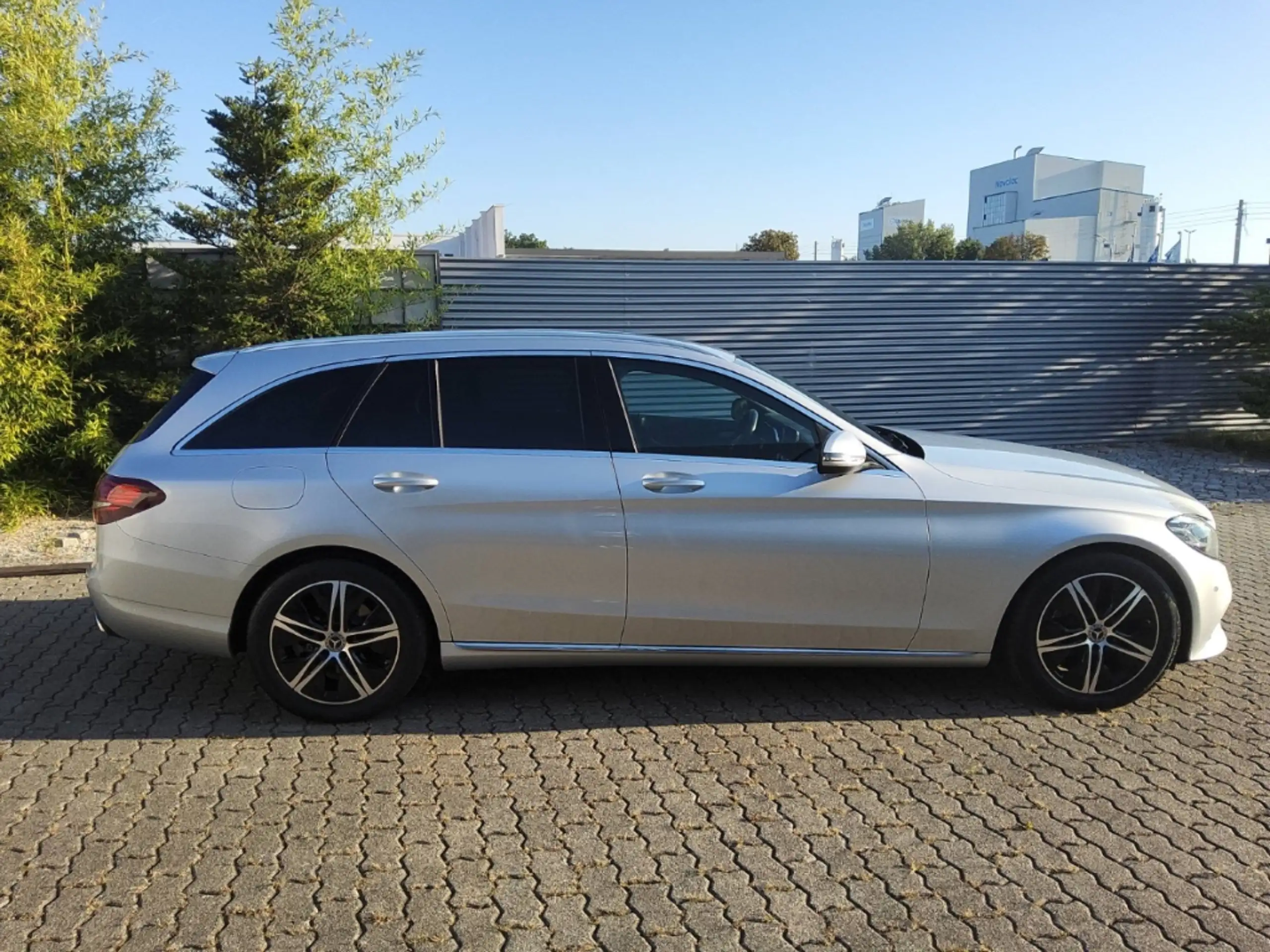 Mercedes-Benz - C 220