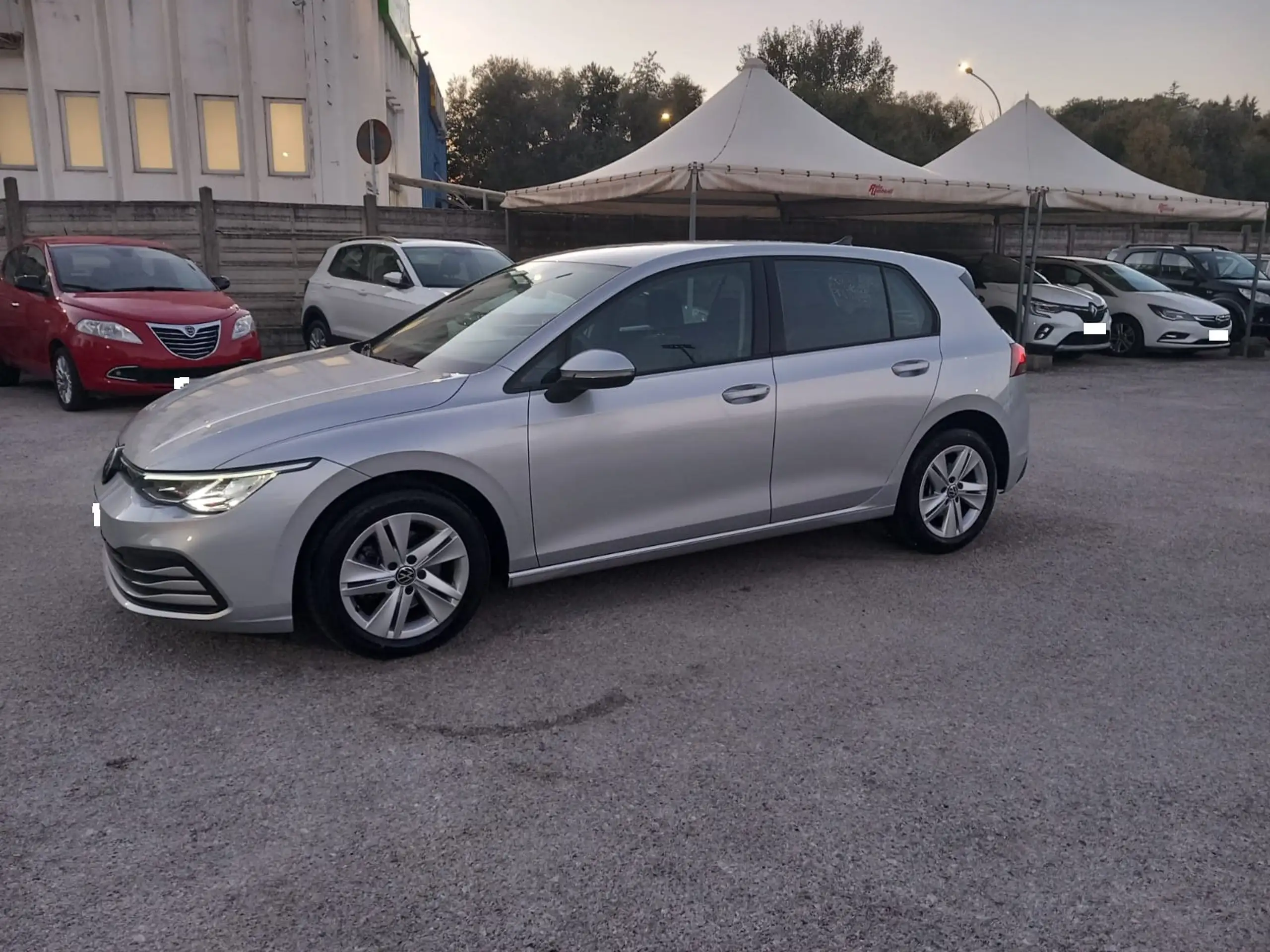 Volkswagen - Golf