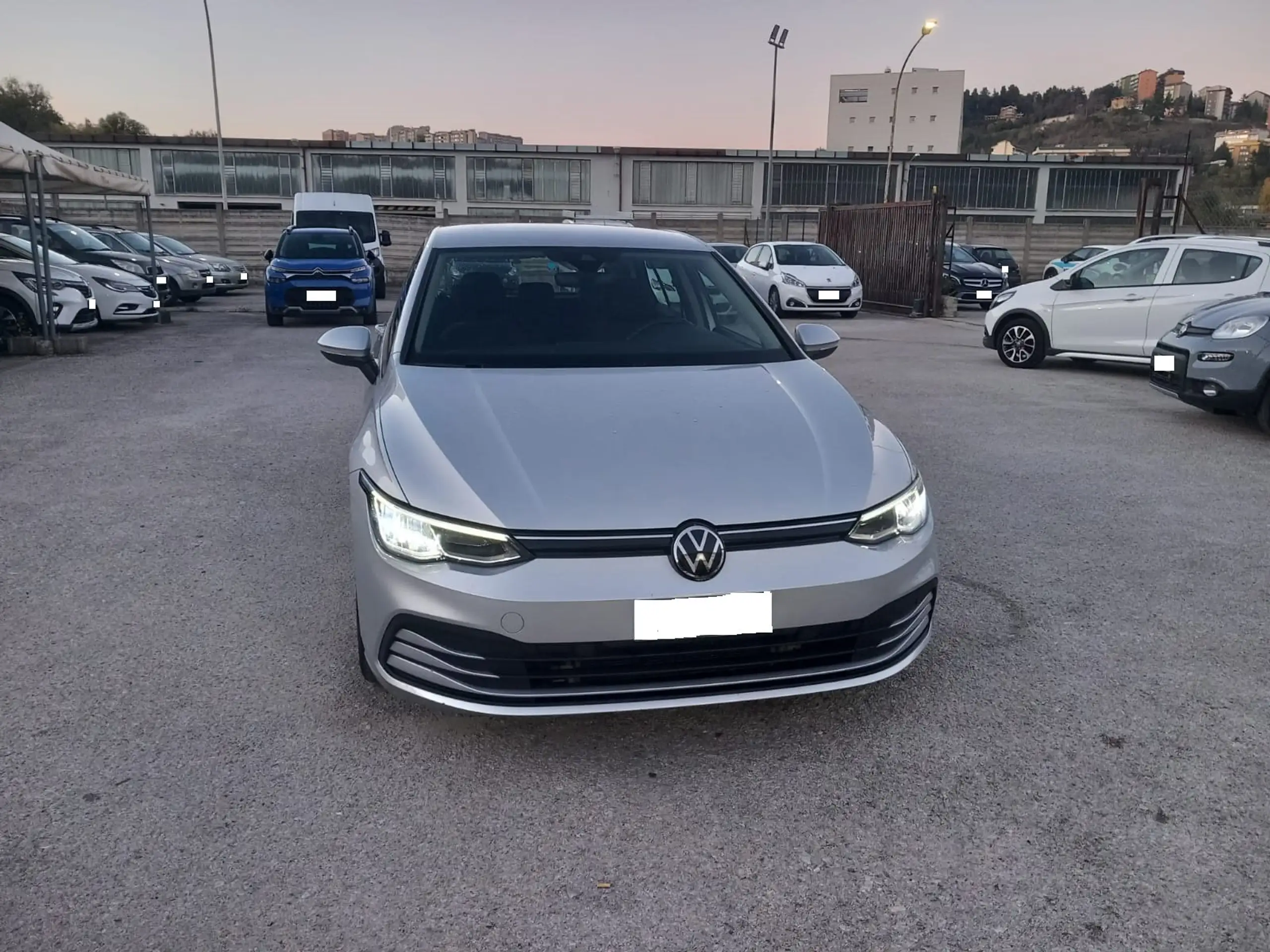 Volkswagen - Golf