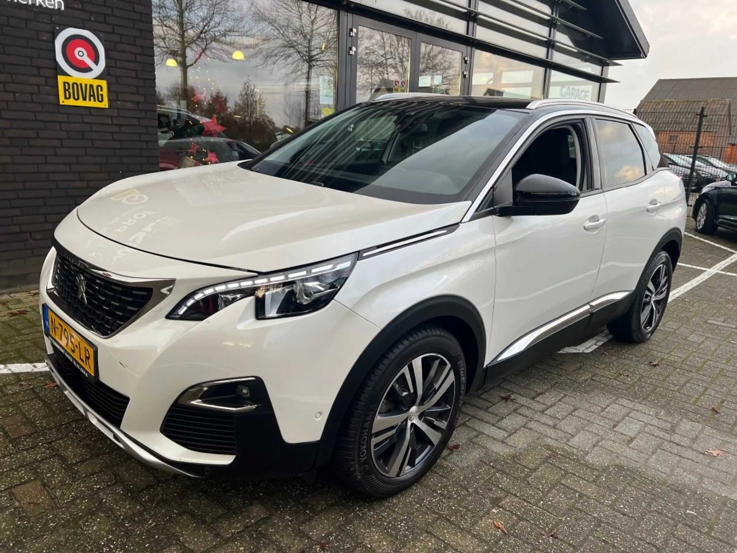 Peugeot - 3008