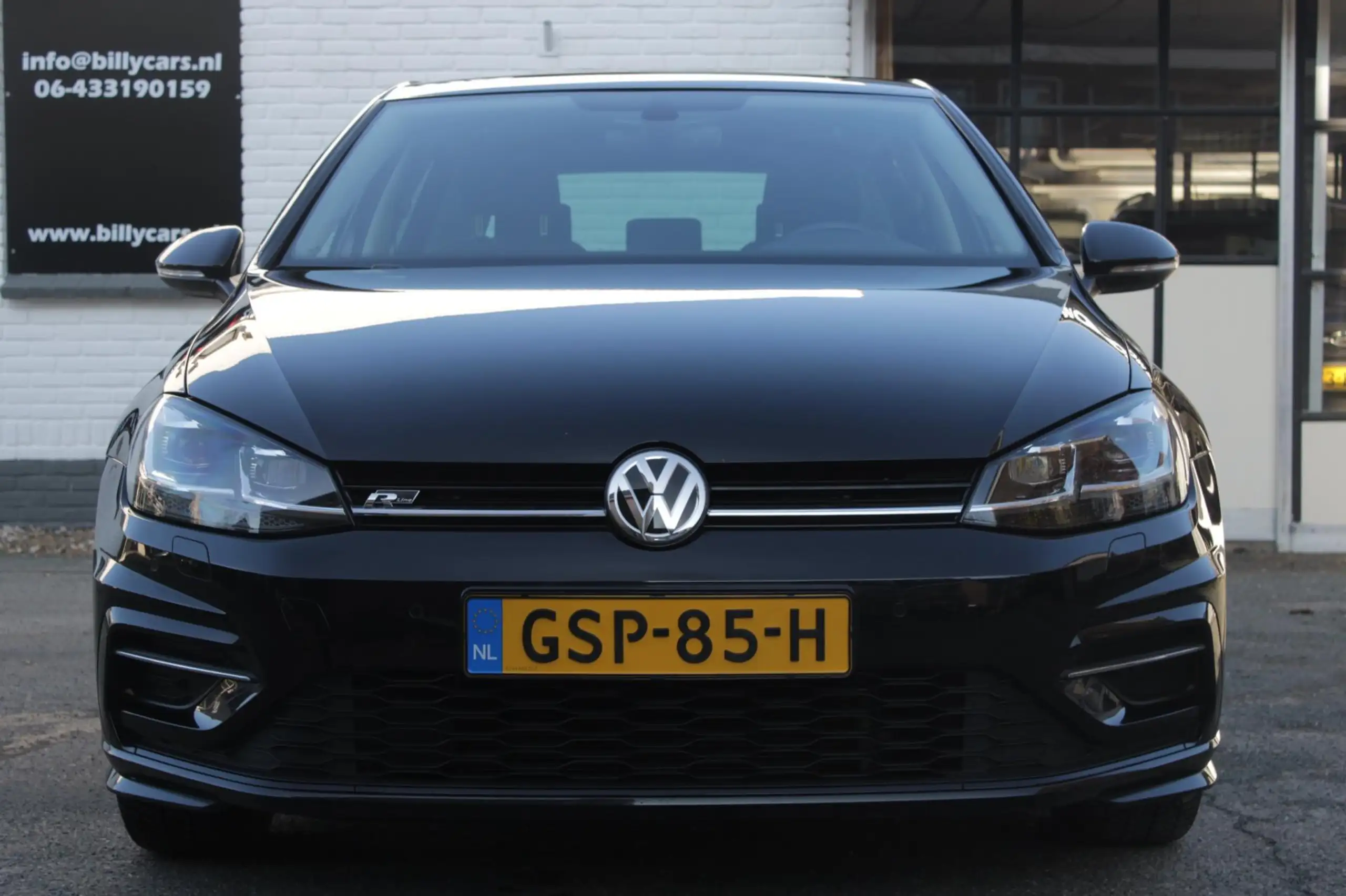 Volkswagen - Golf