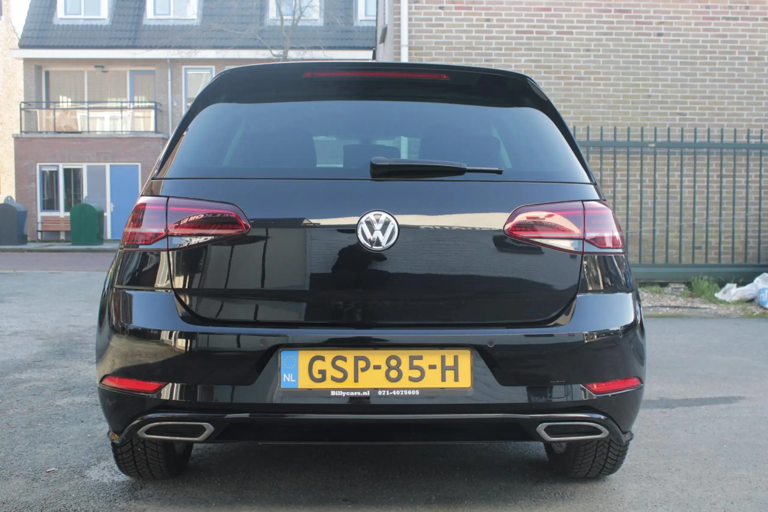 Volkswagen - Golf