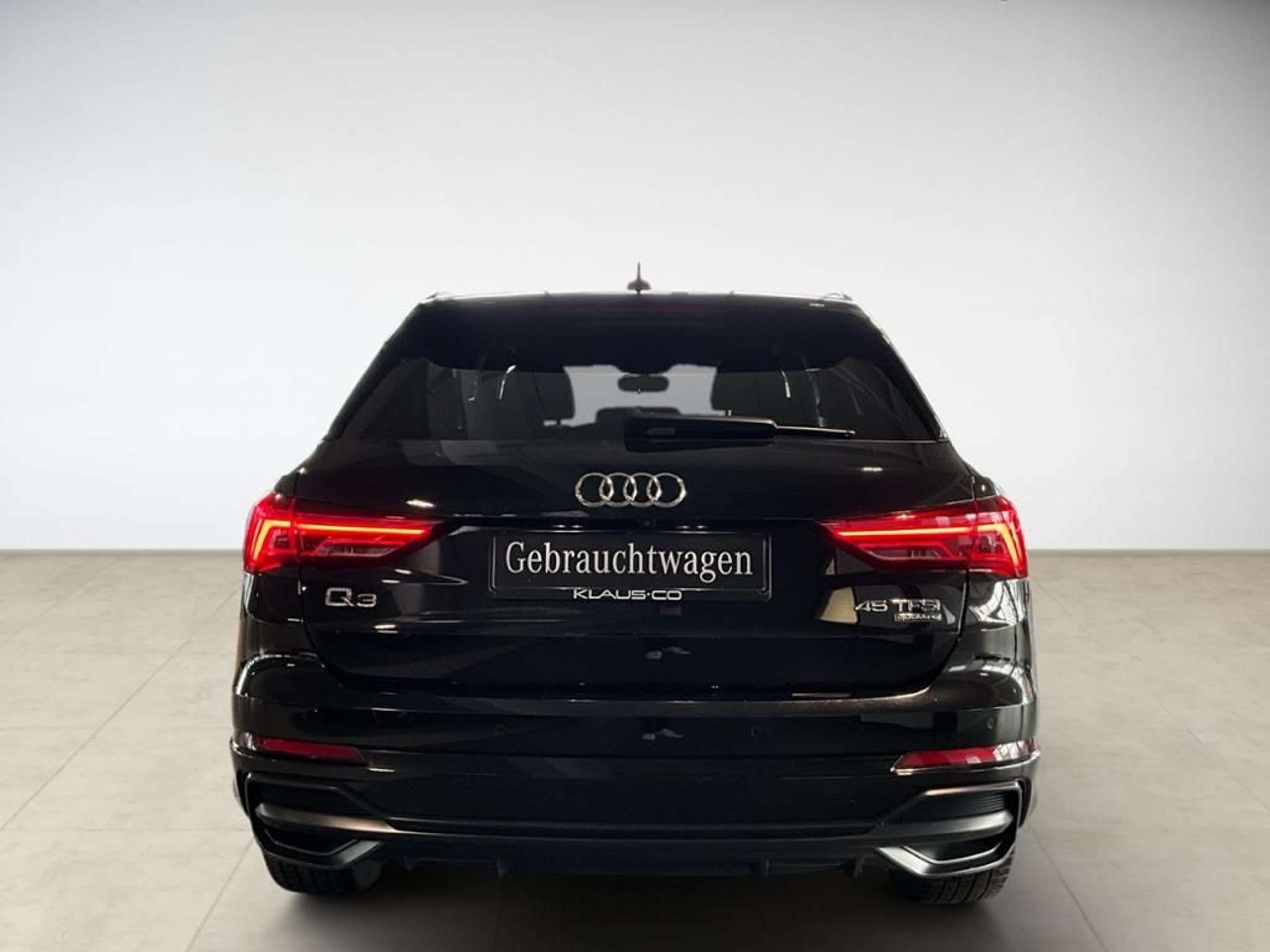 Audi - Q3