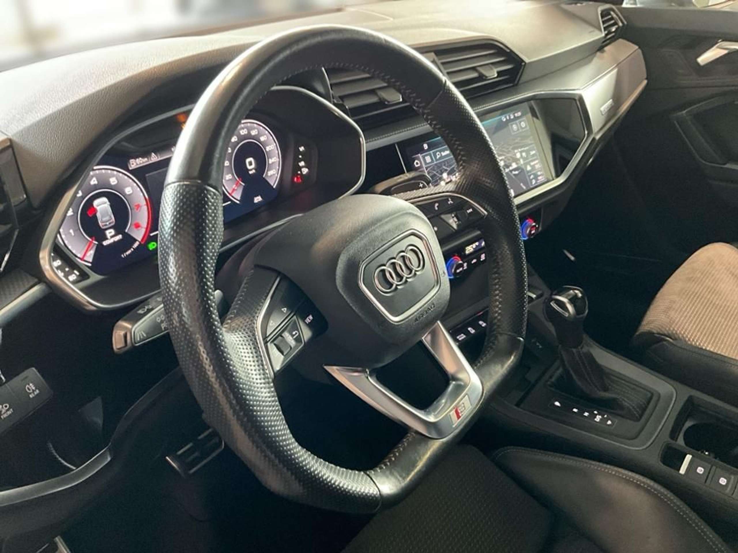 Audi - Q3