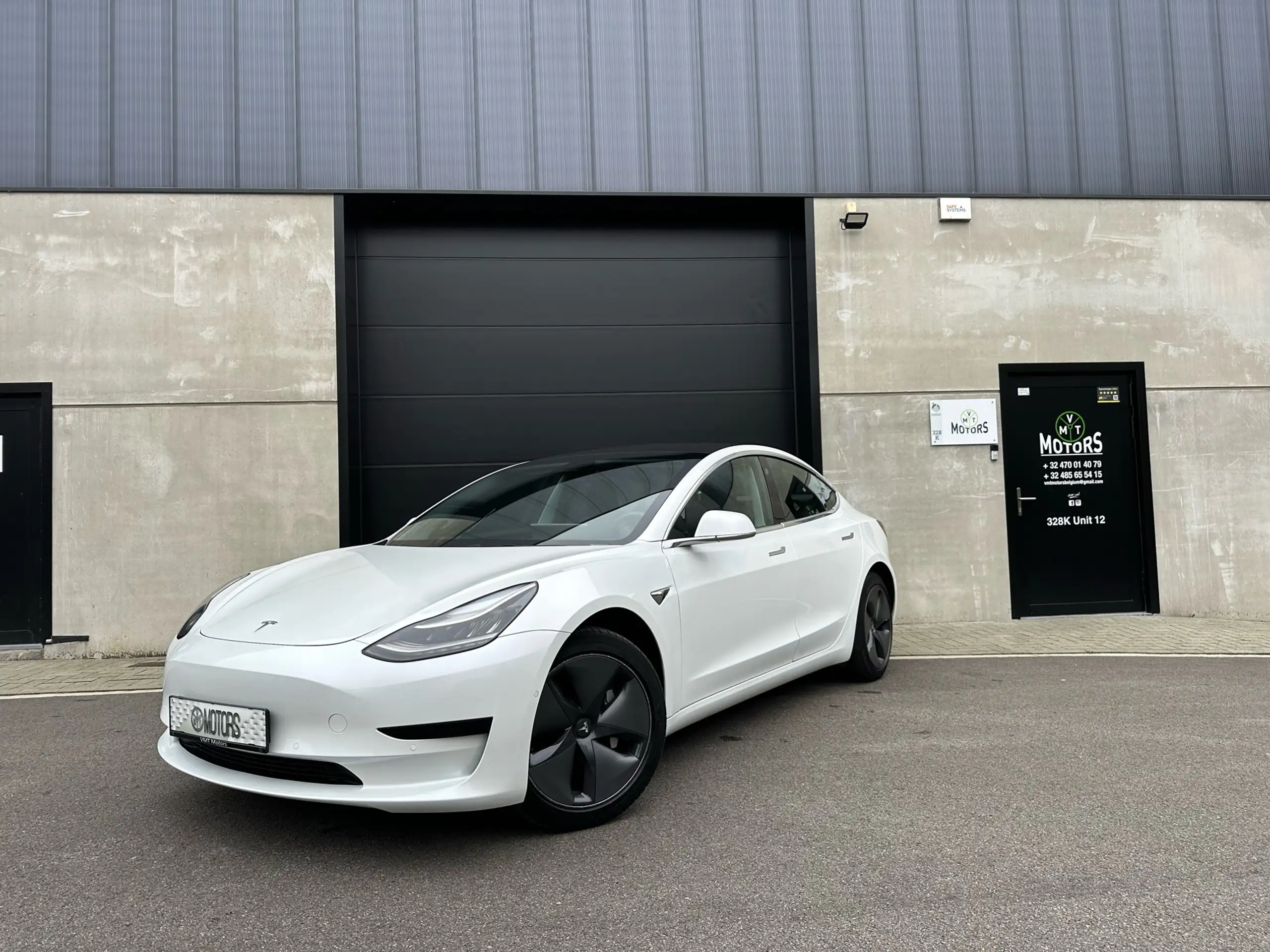 Tesla - Model 3