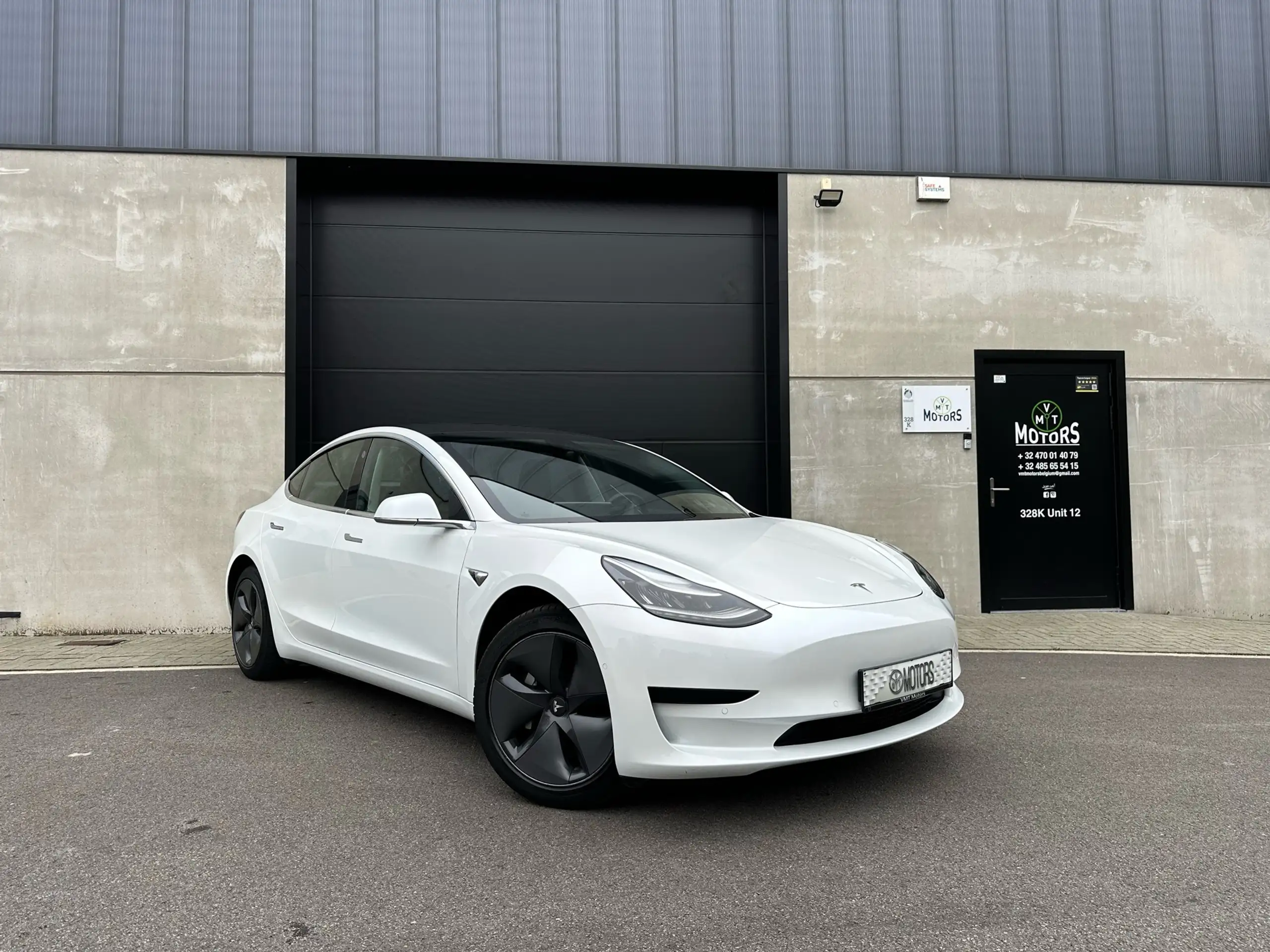 Tesla - Model 3