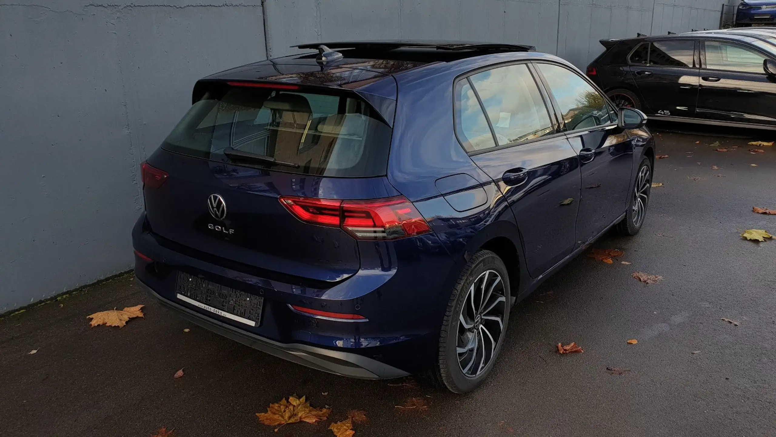 Volkswagen - Golf