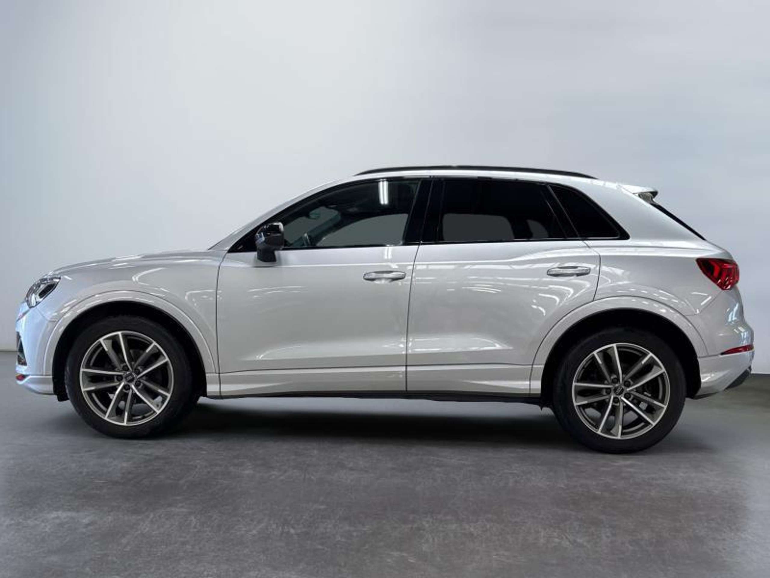 Audi - Q3