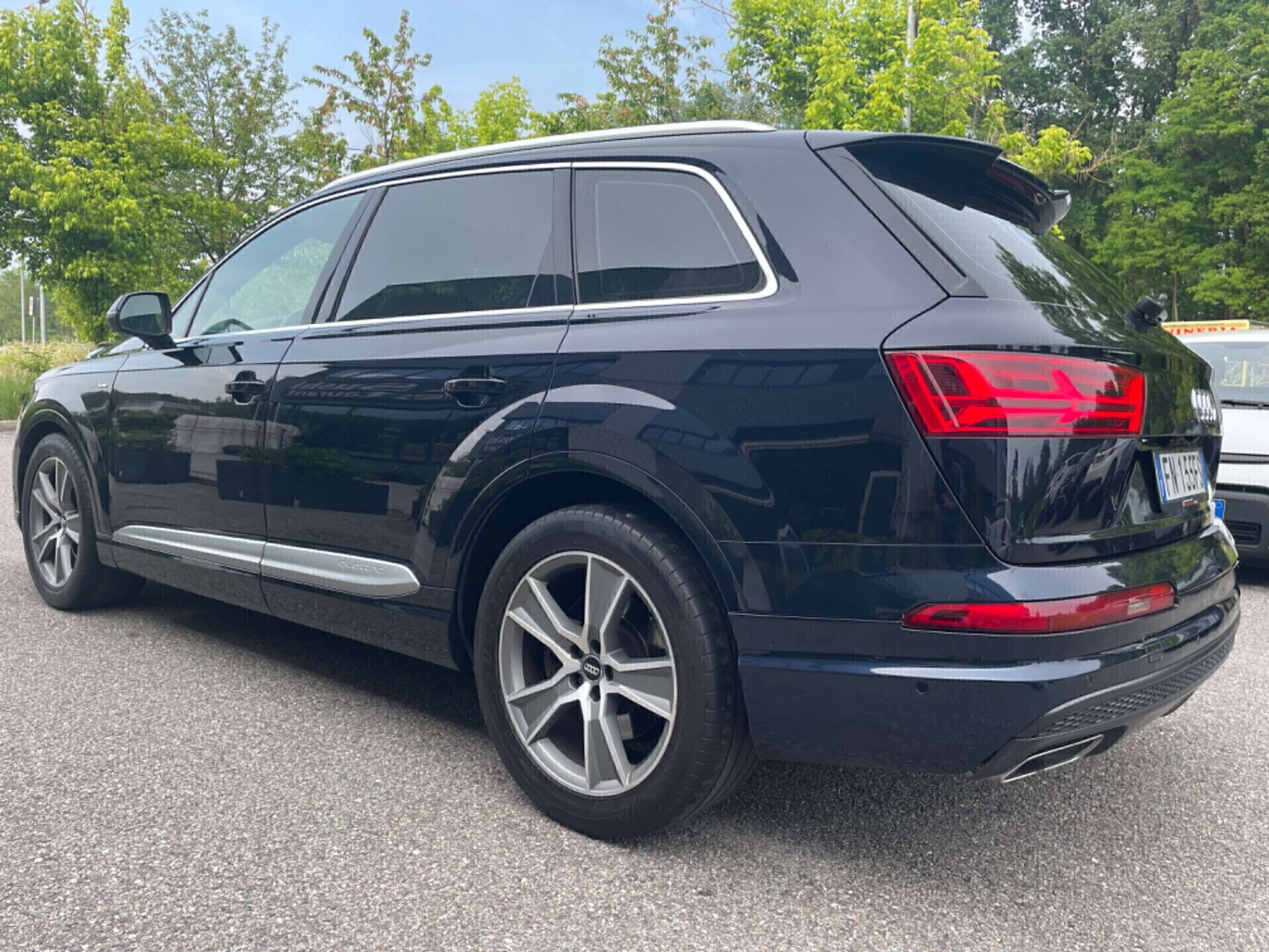 Audi - Q7