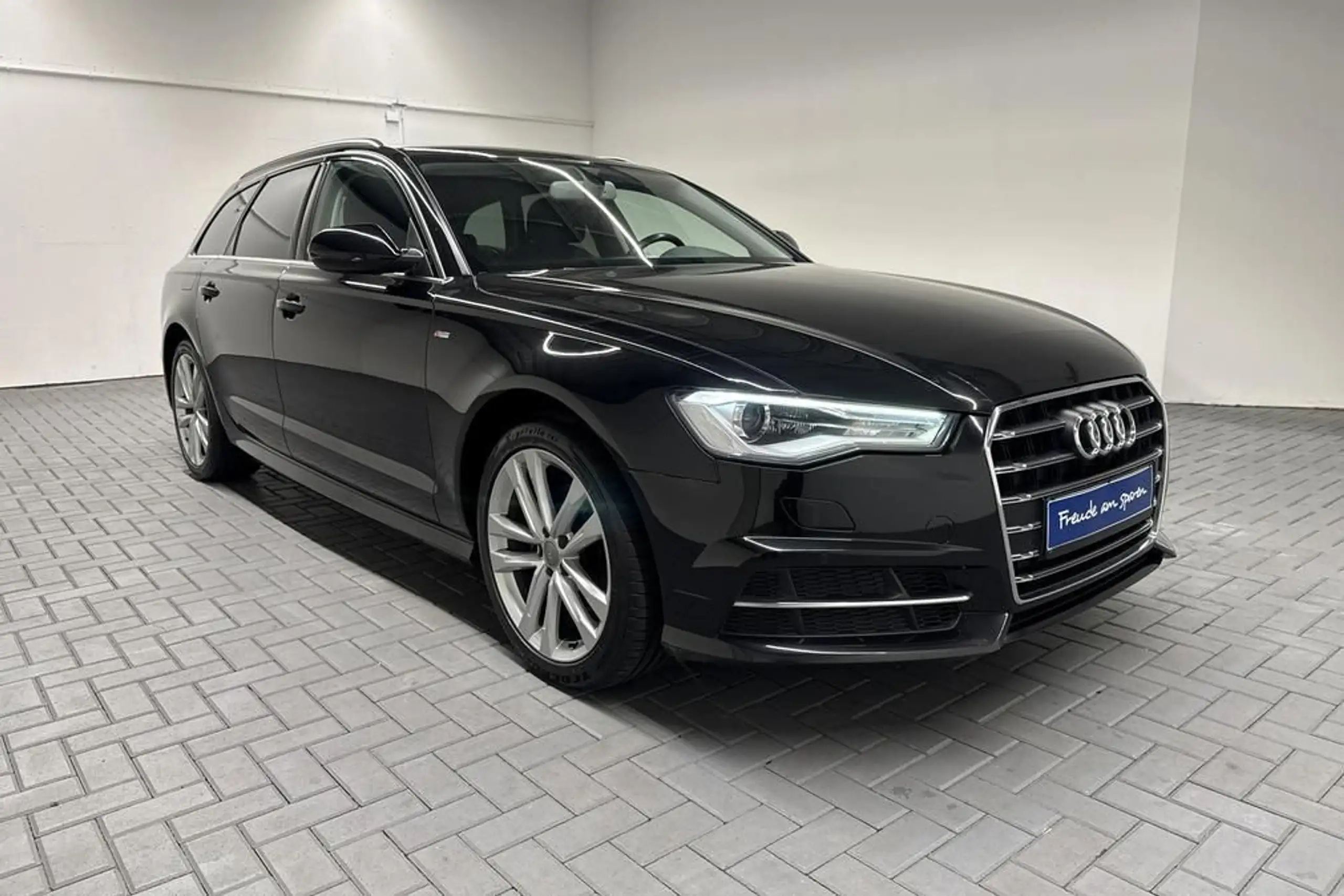 Audi - A6