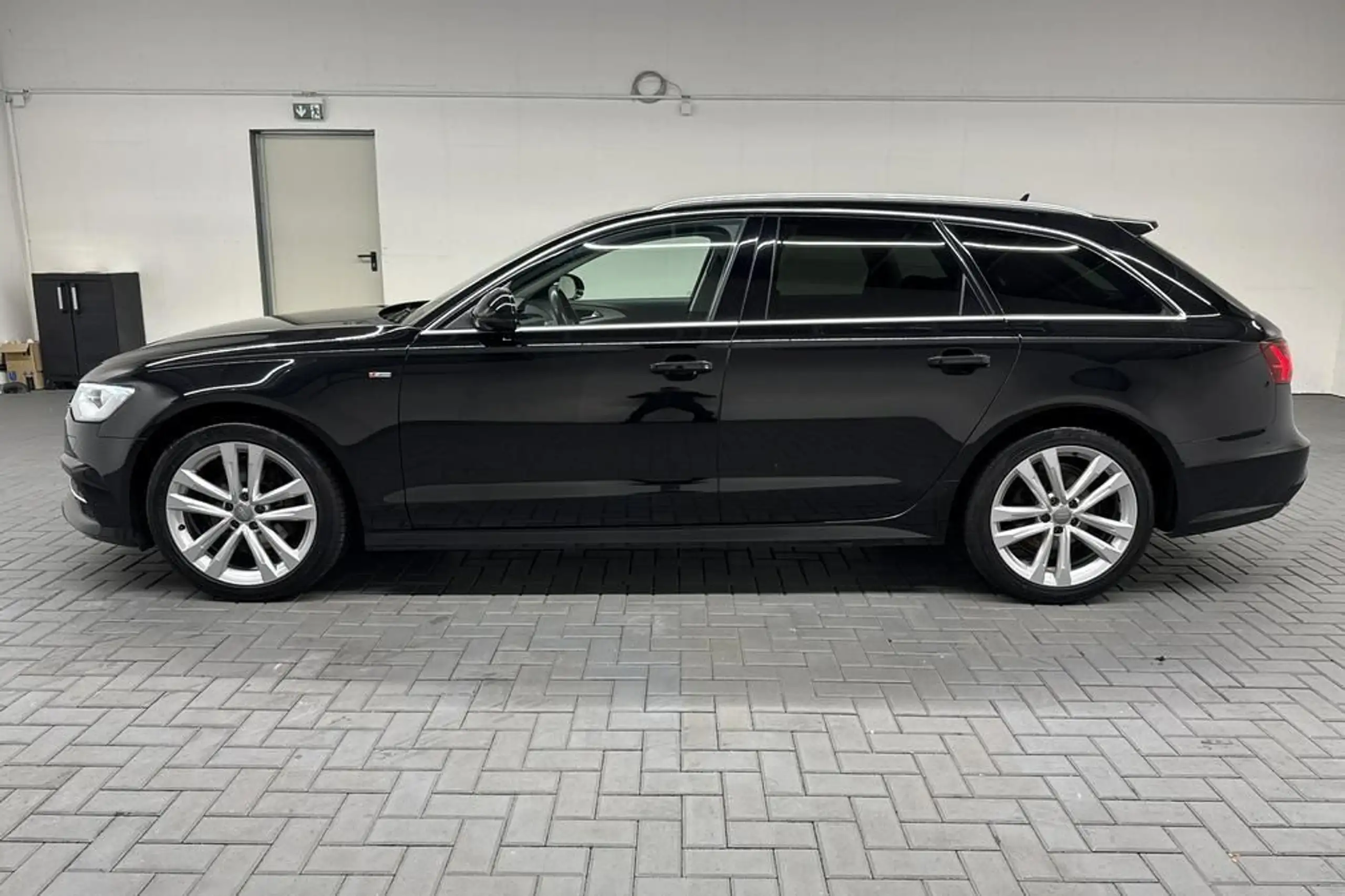 Audi - A6