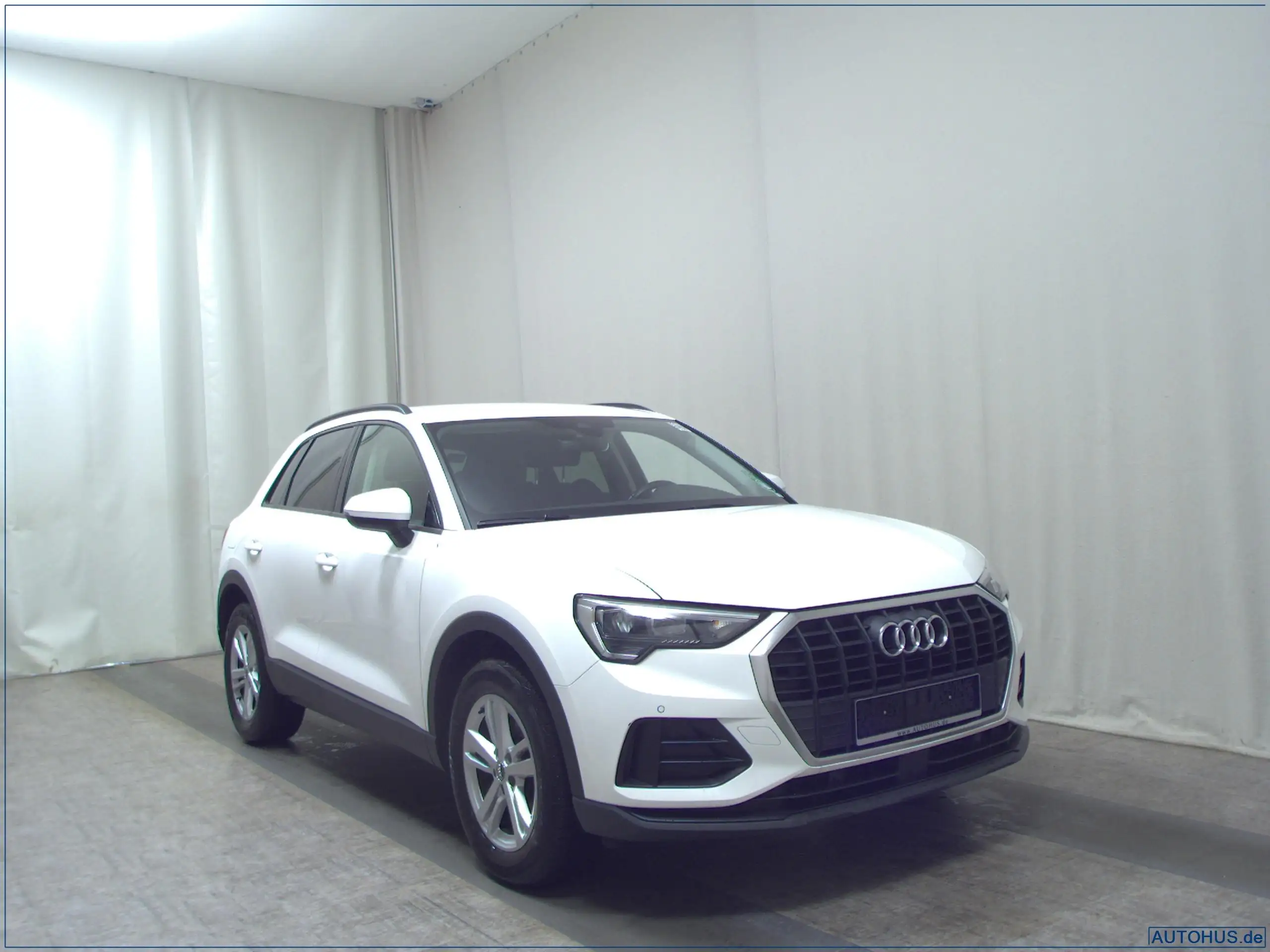 Audi - Q3