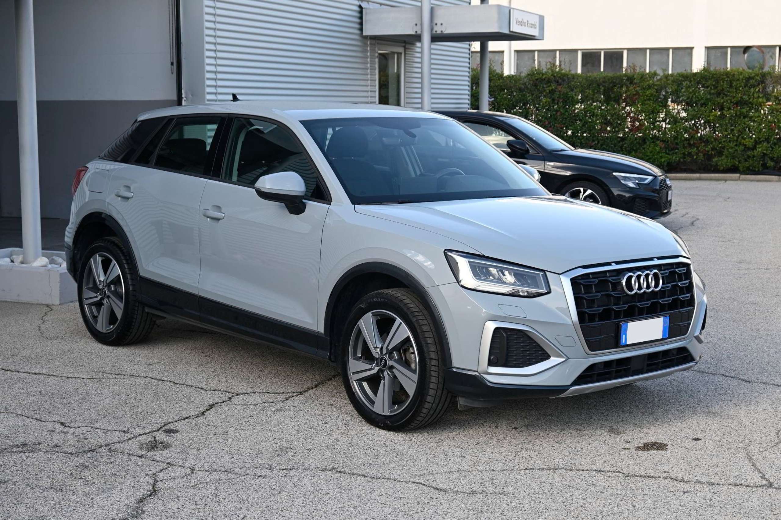 Audi - Q2