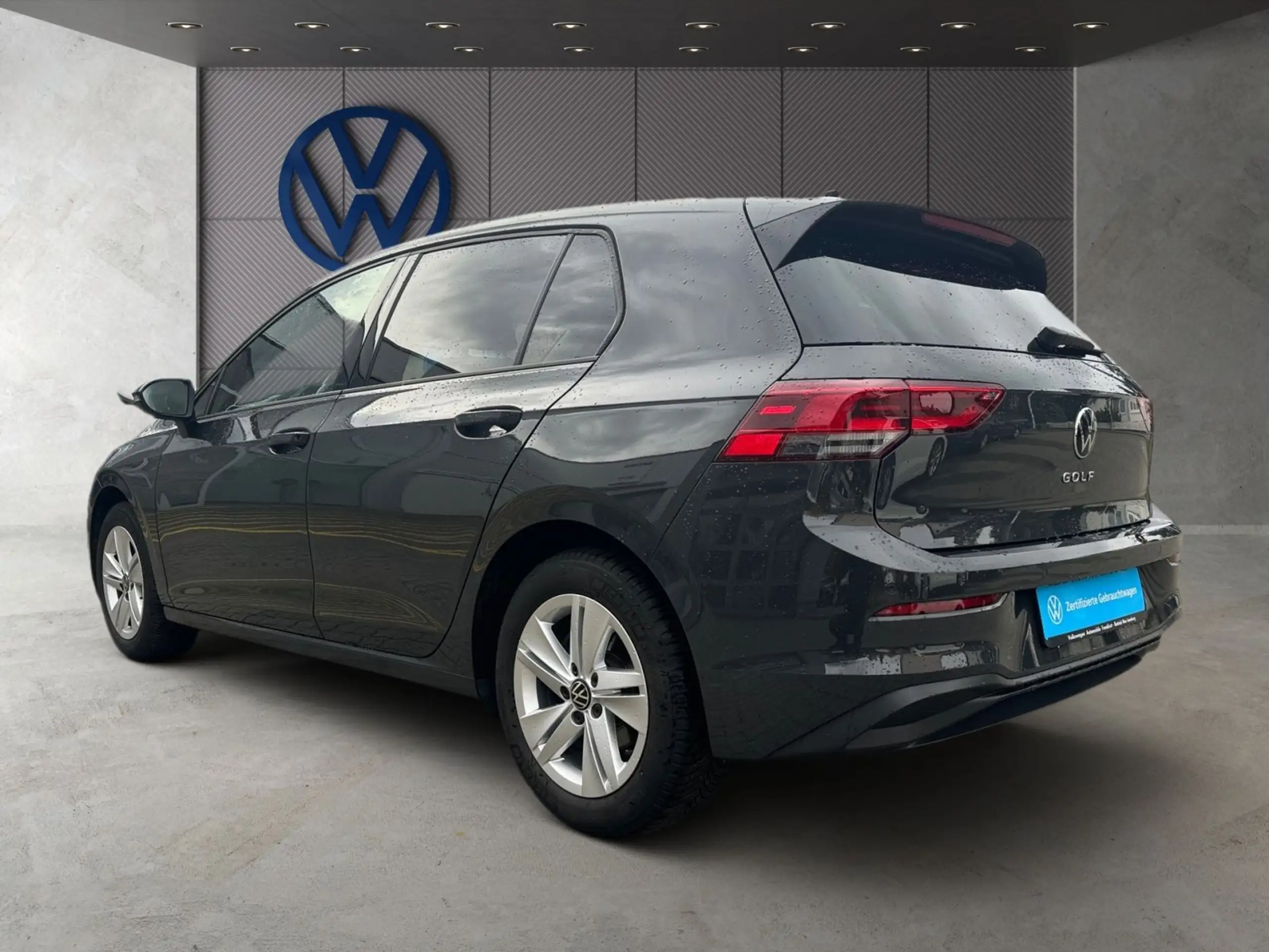 Volkswagen - Golf