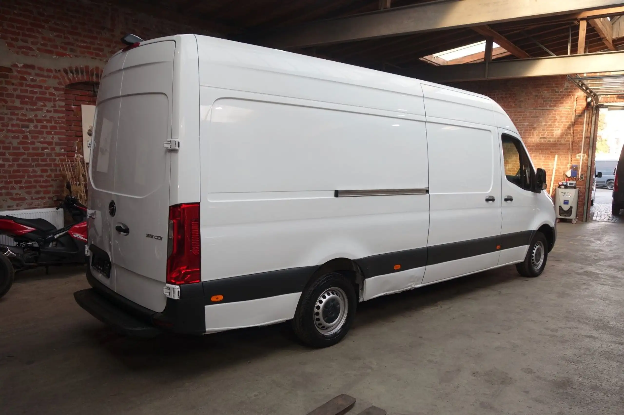 Mercedes-Benz - Sprinter