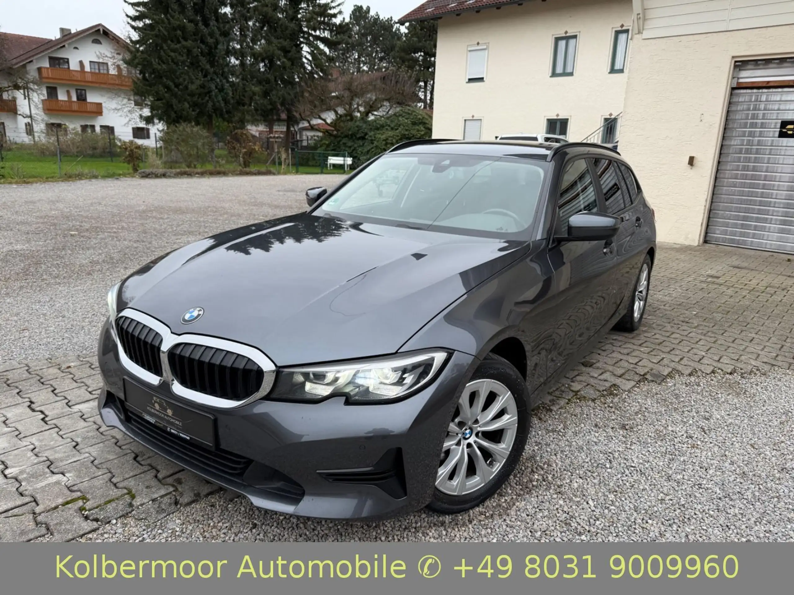 BMW - 320