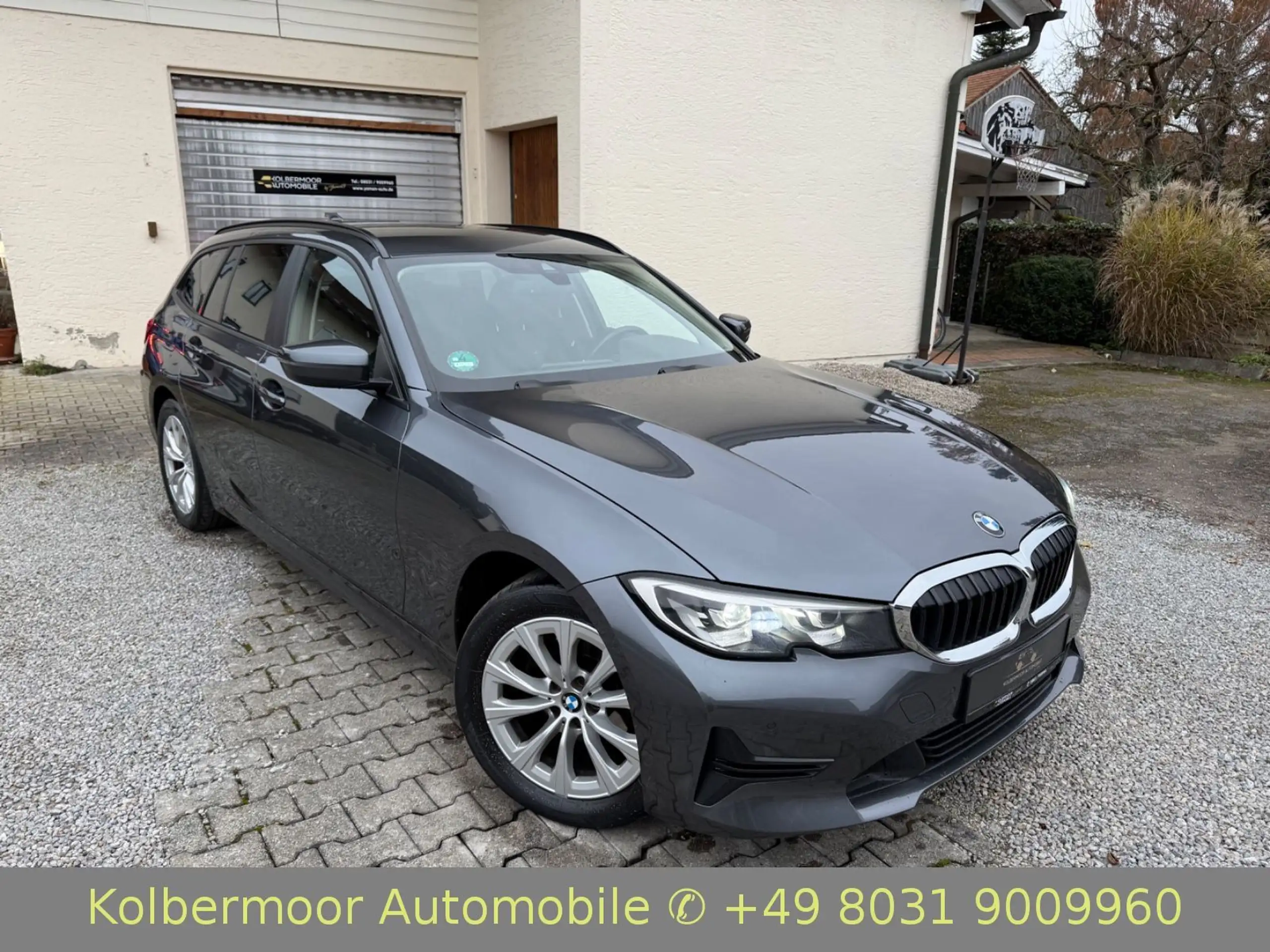 BMW - 320