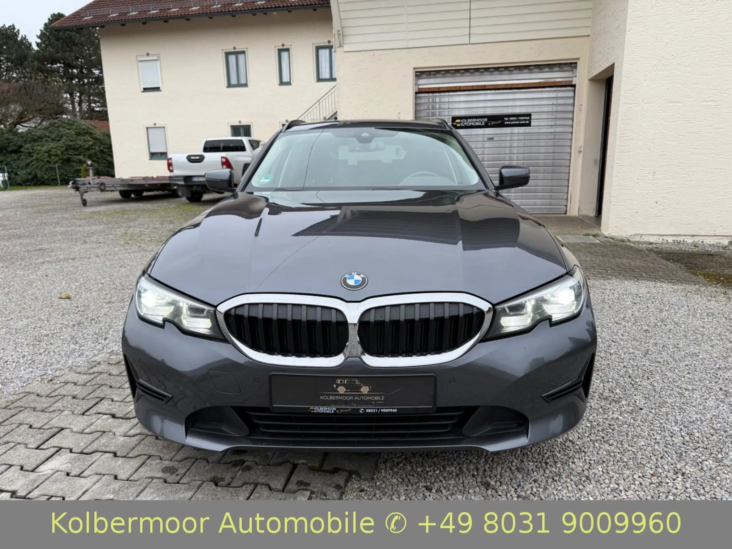 BMW - 320