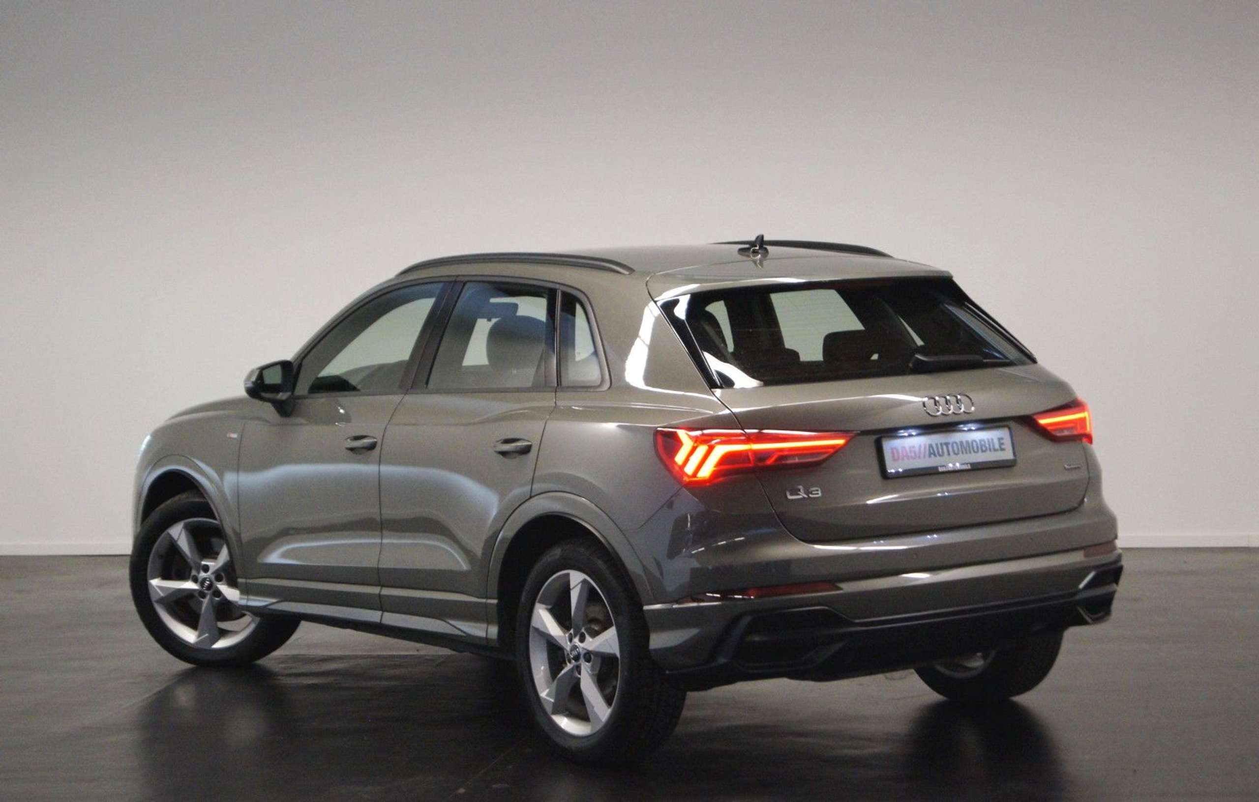 Audi - Q3