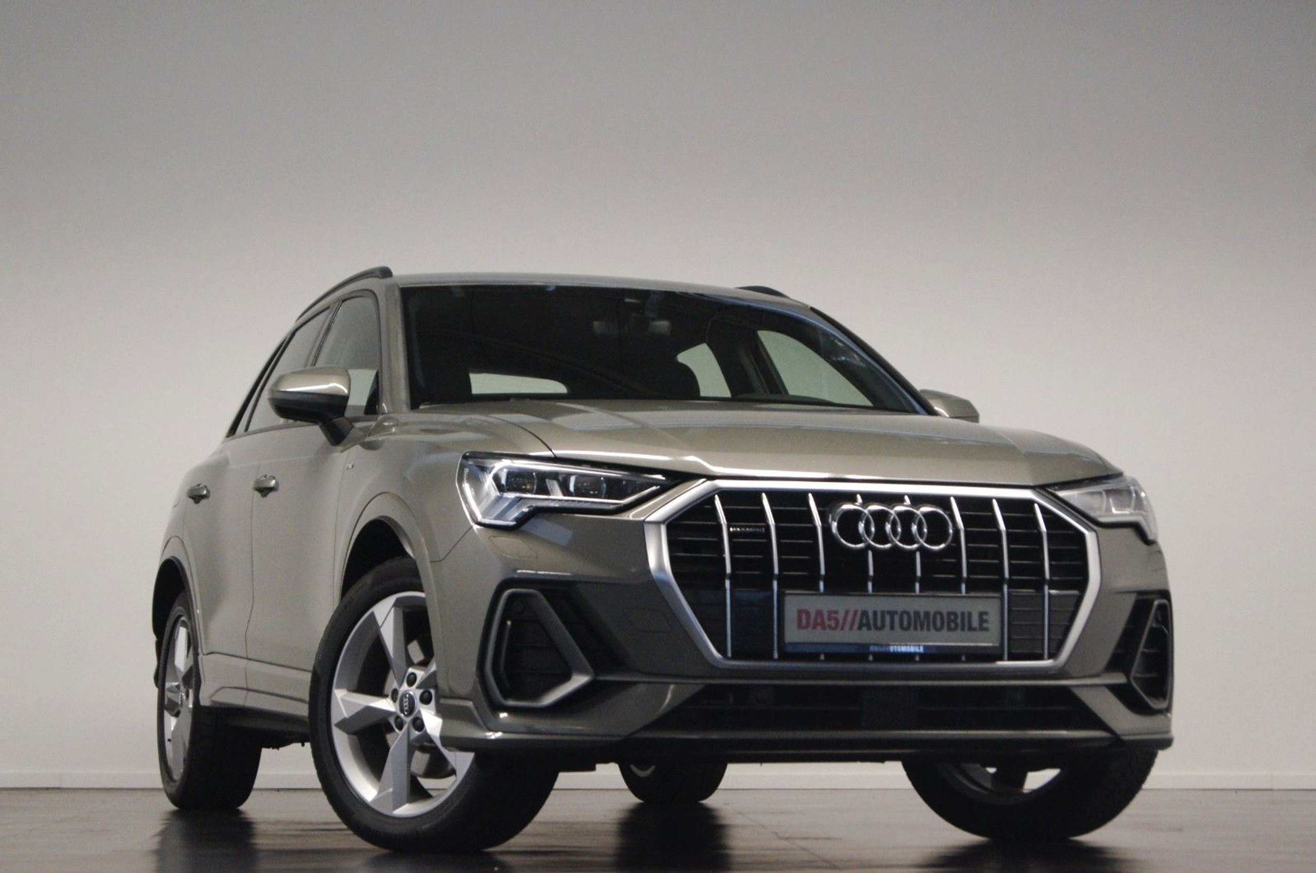 Audi - Q3