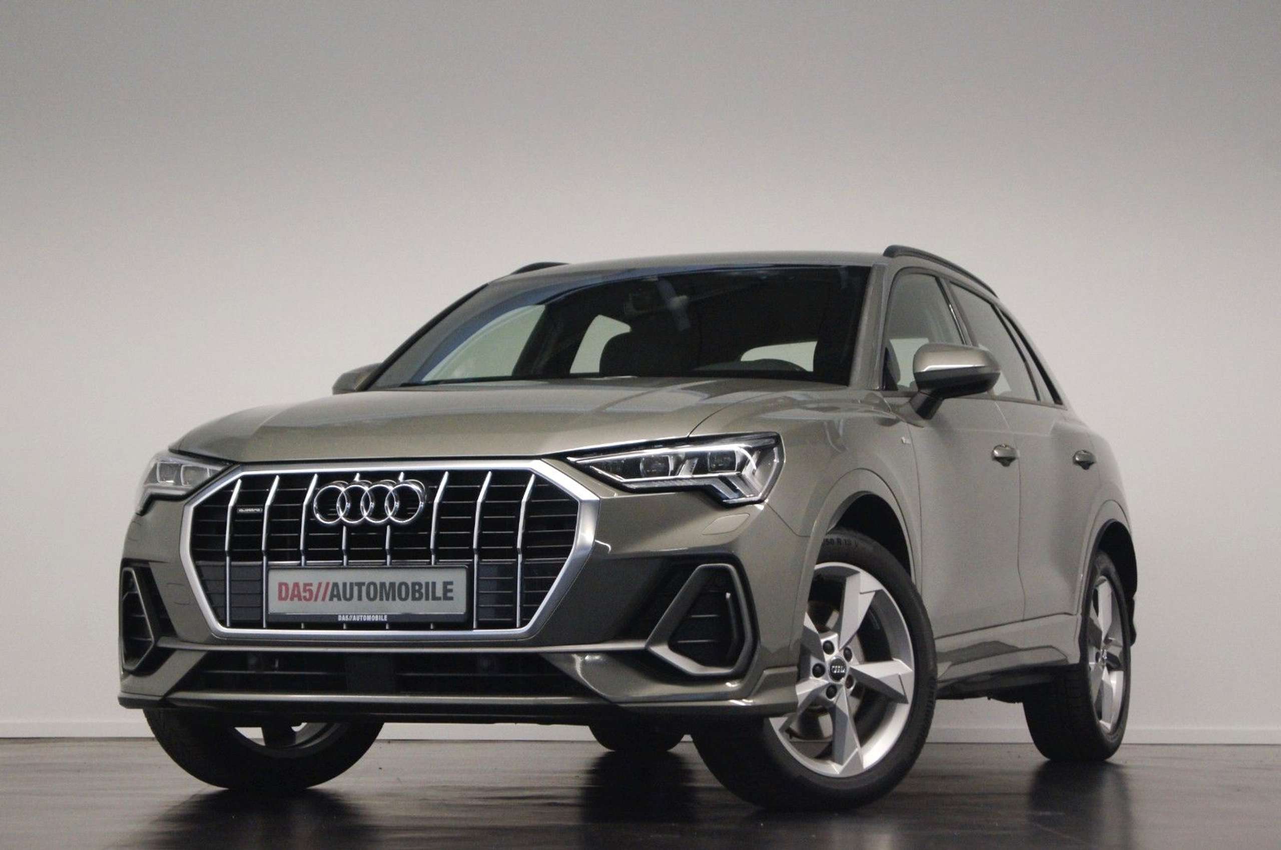 Audi - Q3