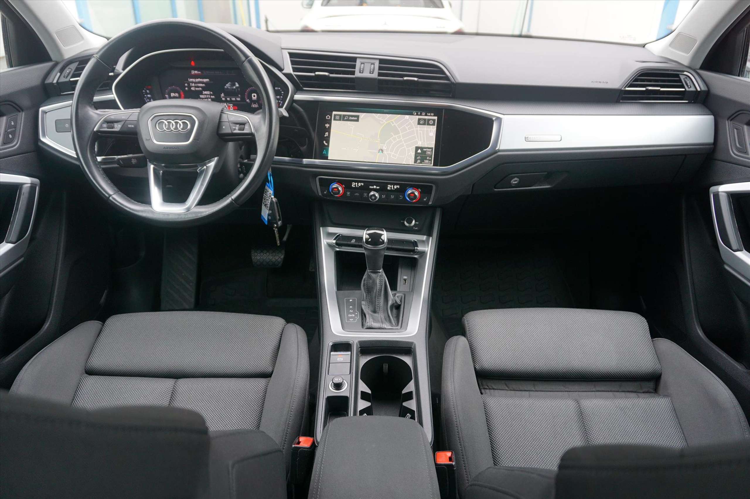 Audi - Q3