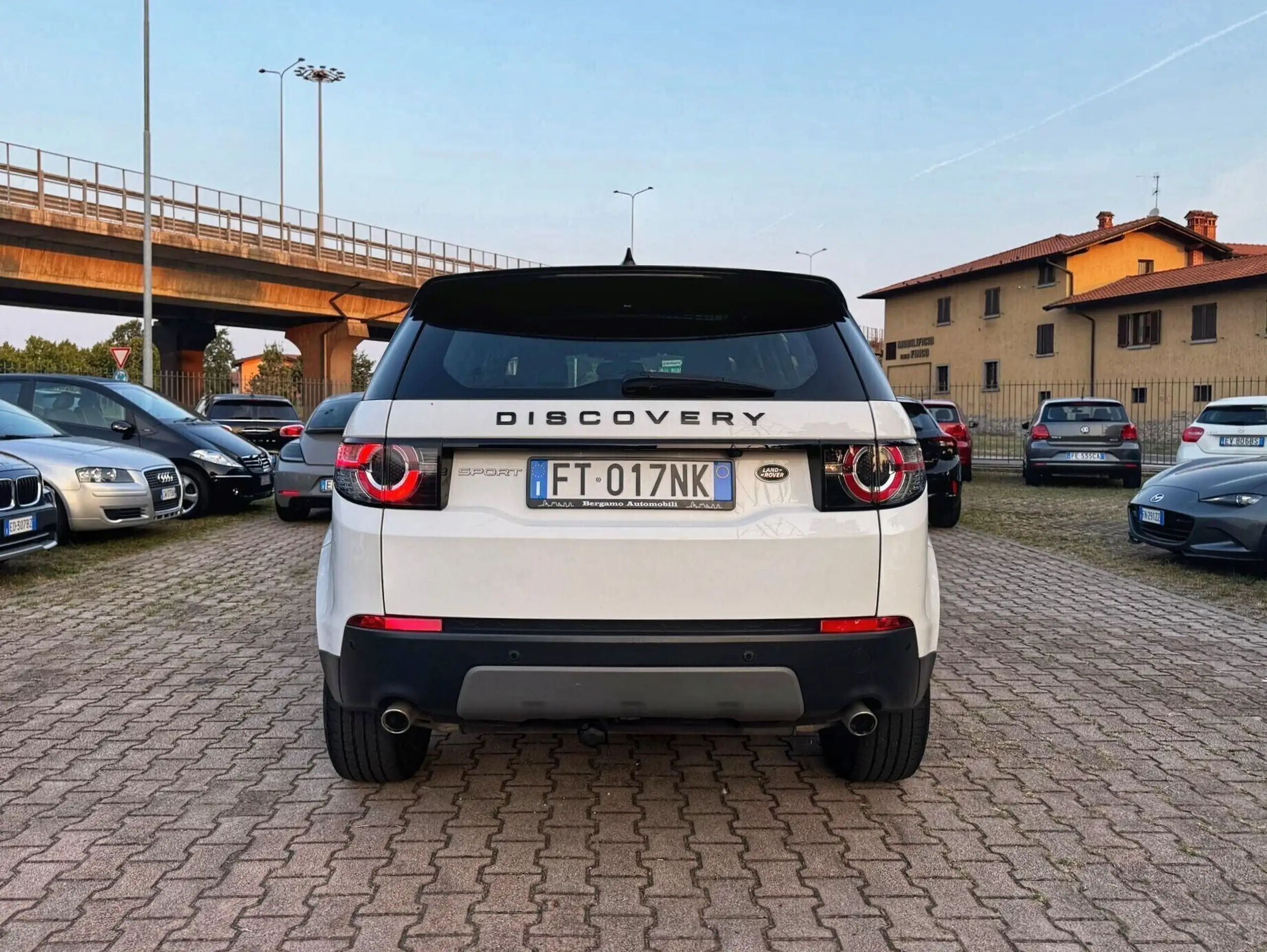 Land Rover - Discovery Sport