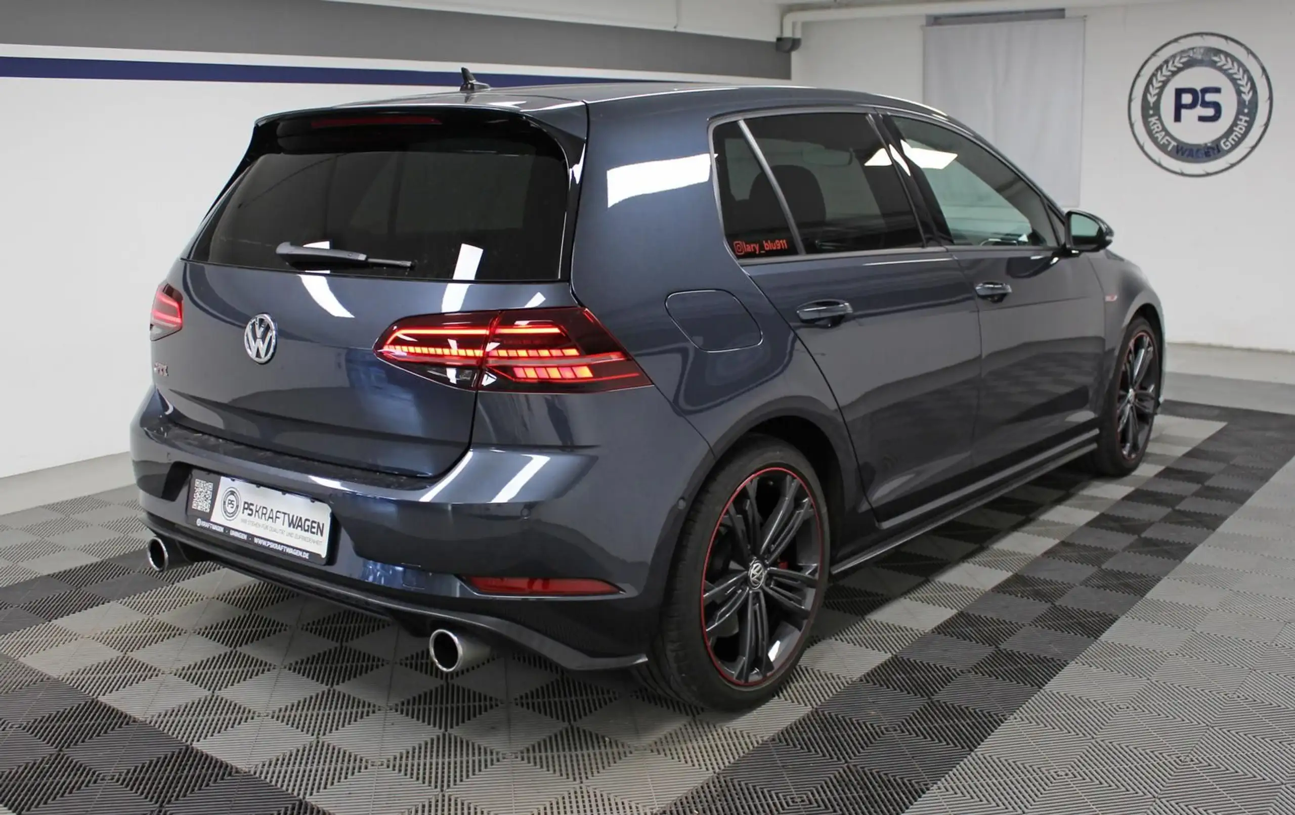 Volkswagen - Golf