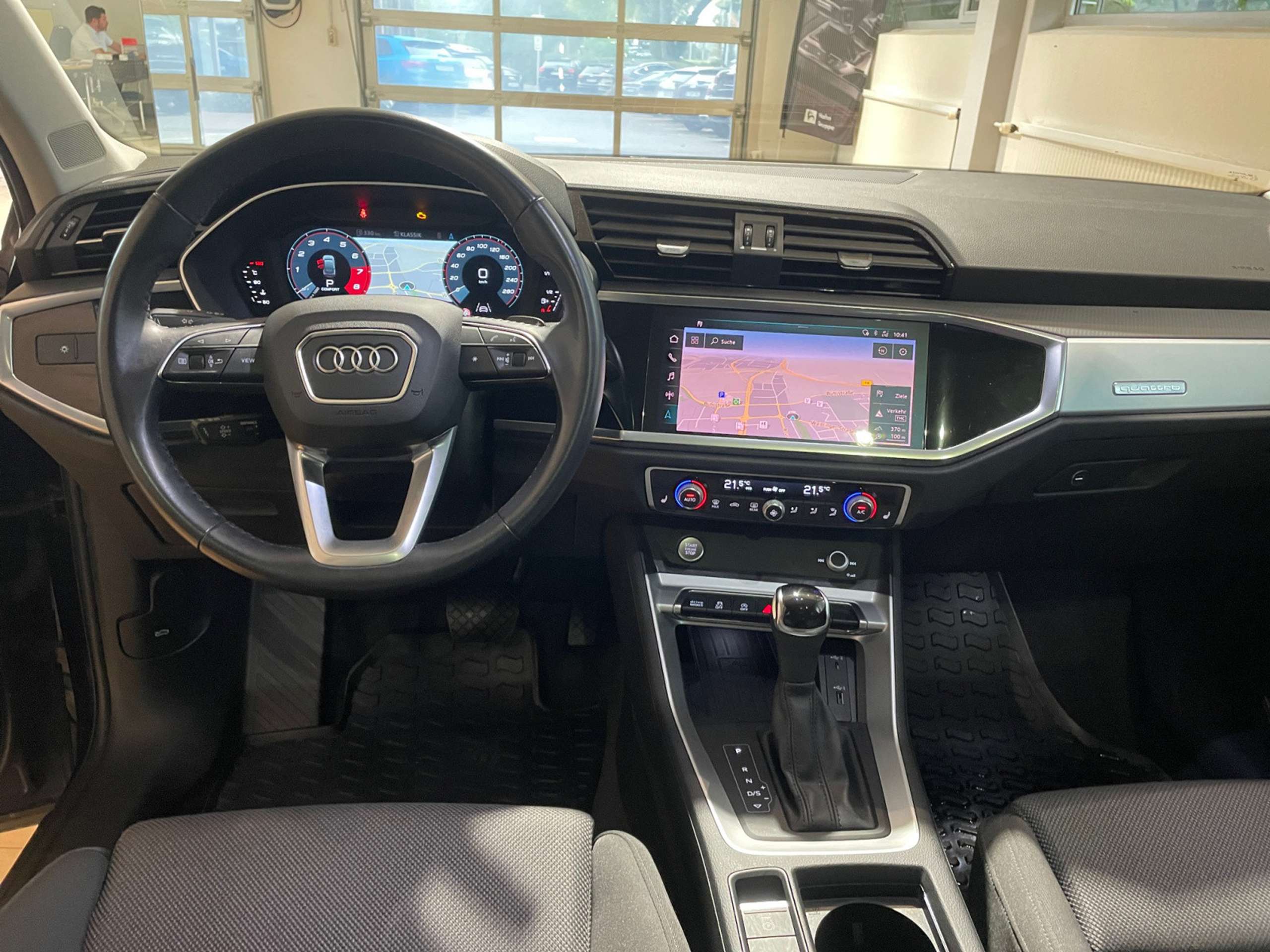 Audi - Q3