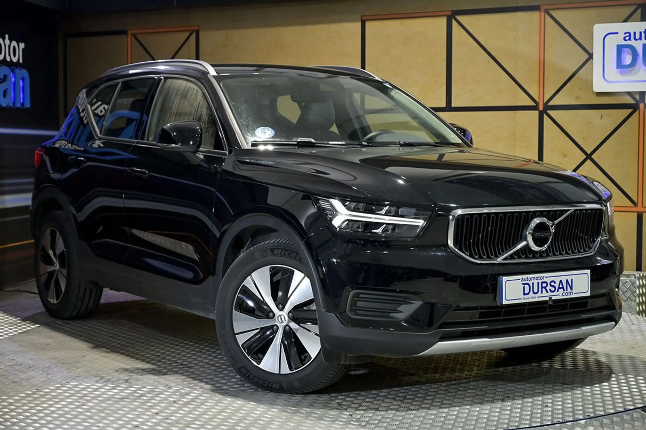 Volvo - XC40